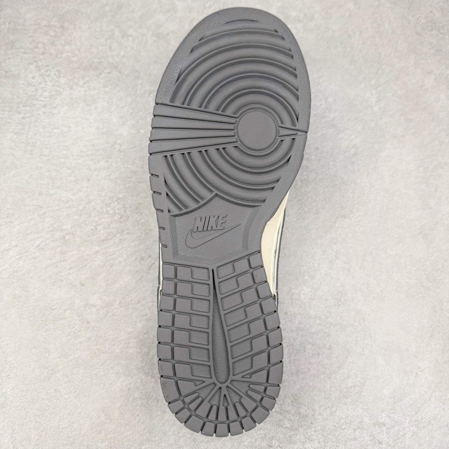 图片[9]-NK Dunk Low 定制配色 YX5066-361 大厂出品 极力推荐 原装头层材料 独家版型蒸餾加工帶來的是更好的视觉和脚感体验大厂纯原品质出货 清洁度 电绣工艺 皮料切割干净无任何毛边 细节完美 实拍调校N版已经零色差零失真 百分百还原实物色彩所见即所得 不存在货不对板色差等低级问题 选购参考实物拍摄 不混卖不参货 只用心做好货严格选品 承诺混一赔十 尺码：36 36.5 37.5 38 38.5 39 40 40.5 41 42 42.5 43 44 44.5 45-选品中心