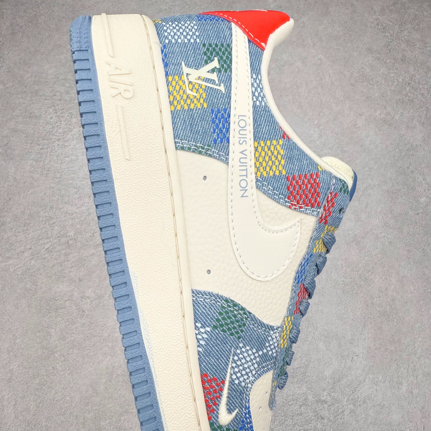 图片[6]-NK Air Force 1´07 Low 空军一号低帮百搭休闲运动板鞋 XL1979-101 柔软、弹性十足的缓震性能和出色的中底设计 横跨复古与现代的外型结合 造就出风靡全球 三十多年的Force 1 直到今天还深受青睐 实拍调校N版已经零色差零失真 百分百还原实物色彩所见即所得 不存在货不对板色差等低级问题 选购参考实物拍摄 不混卖不参货 只用心做好货严格选品 承诺混一赔十 尺码：36 36.5 37.5 38 38.5 39 40 40.5 41 42 42.5 43 44 44.5 45-选品中心