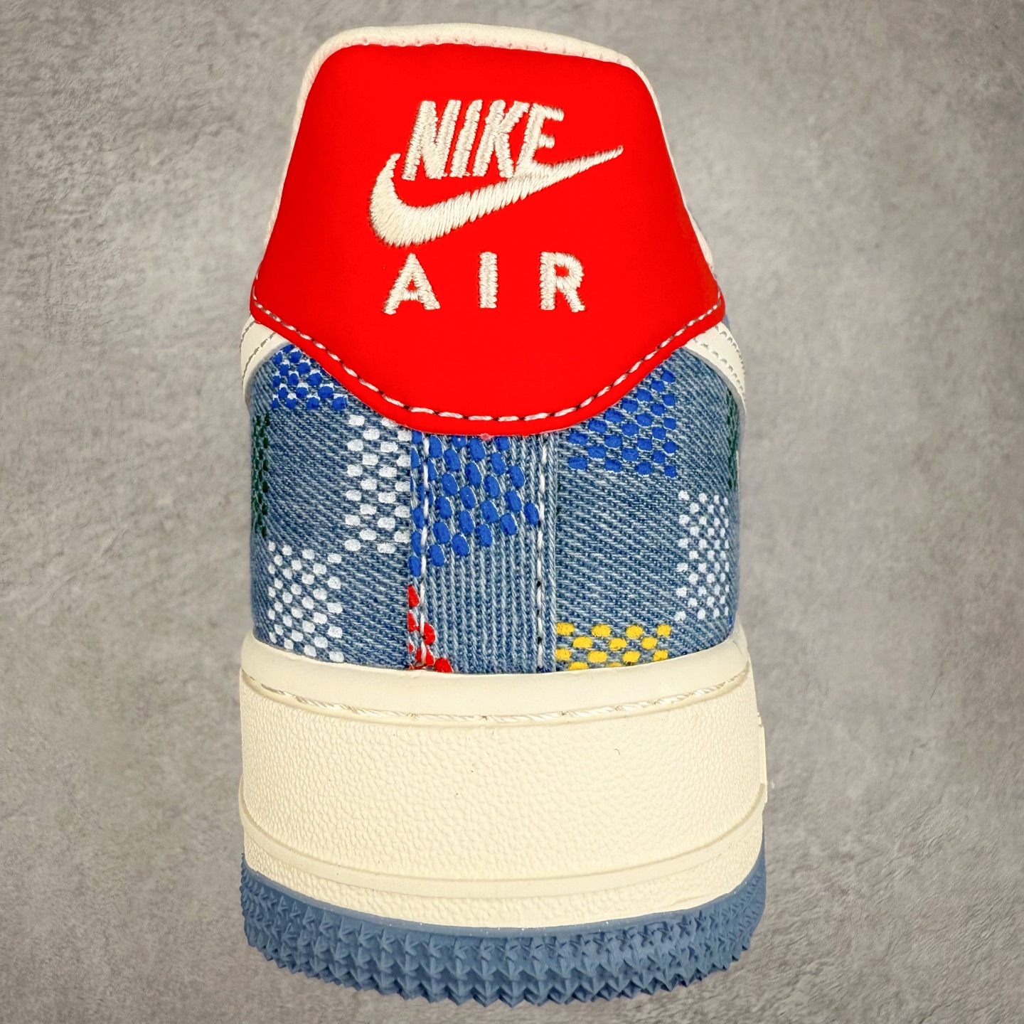 图片[8]-NK Air Force 1´07 Low 空军一号低帮百搭休闲运动板鞋 XL1979-101 柔软、弹性十足的缓震性能和出色的中底设计 横跨复古与现代的外型结合 造就出风靡全球 三十多年的Force 1 直到今天还深受青睐 实拍调校N版已经零色差零失真 百分百还原实物色彩所见即所得 不存在货不对板色差等低级问题 选购参考实物拍摄 不混卖不参货 只用心做好货严格选品 承诺混一赔十 尺码：36 36.5 37.5 38 38.5 39 40 40.5 41 42 42.5 43 44 44.5 45-选品中心