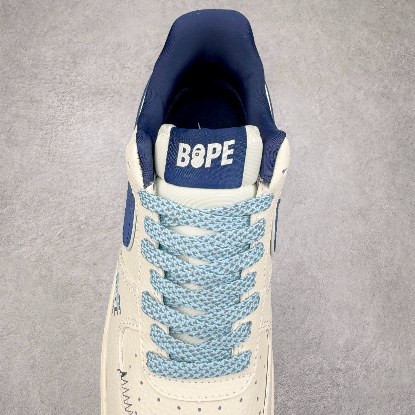 图片[5]-NK Air Force 1´07 Low 空军一号低帮百搭休闲运动板鞋 KB1688-002 柔软、弹性十足的缓震性能和出色的中底设计 横跨复古与现代的外型结合 造就出风靡全球 三十多年的Force 1 直到今天还深受青睐 实拍调校N版已经零色差零失真 百分百还原实物色彩所见即所得 不存在货不对板色差等低级问题 选购参考实物拍摄 不混卖不参货 只用心做好货严格选品 承诺混一赔十 尺码：36 36.5 37.5 38 38.5 39 40 40.5 41 42 42.5 43 44 44.5 45-选品中心