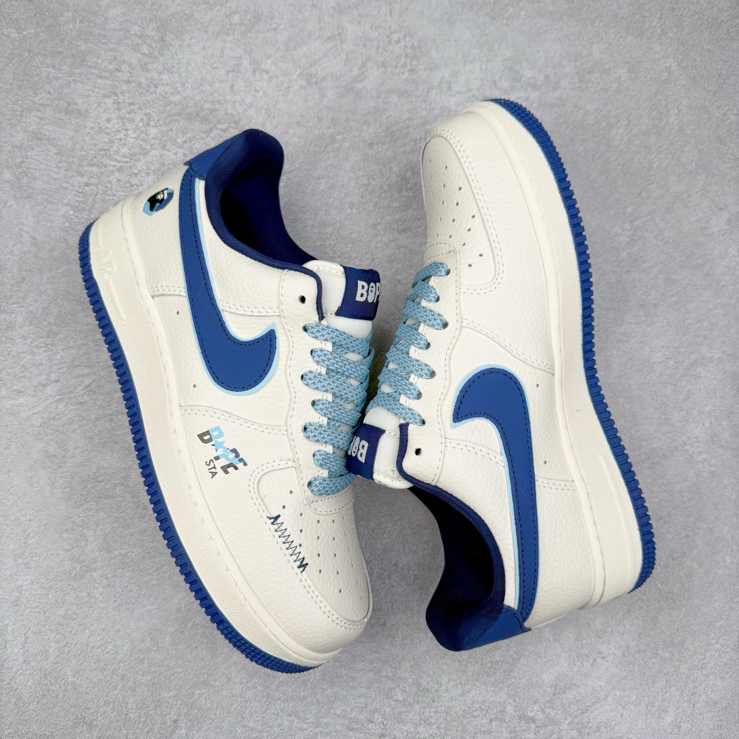 图片[3]-NK Air Force 1´07 Low 空军一号低帮百搭休闲运动板鞋 KB1688-002 柔软、弹性十足的缓震性能和出色的中底设计 横跨复古与现代的外型结合 造就出风靡全球 三十多年的Force 1 直到今天还深受青睐 实拍调校N版已经零色差零失真 百分百还原实物色彩所见即所得 不存在货不对板色差等低级问题 选购参考实物拍摄 不混卖不参货 只用心做好货严格选品 承诺混一赔十 尺码：36 36.5 37.5 38 38.5 39 40 40.5 41 42 42.5 43 44 44.5 45-选品中心