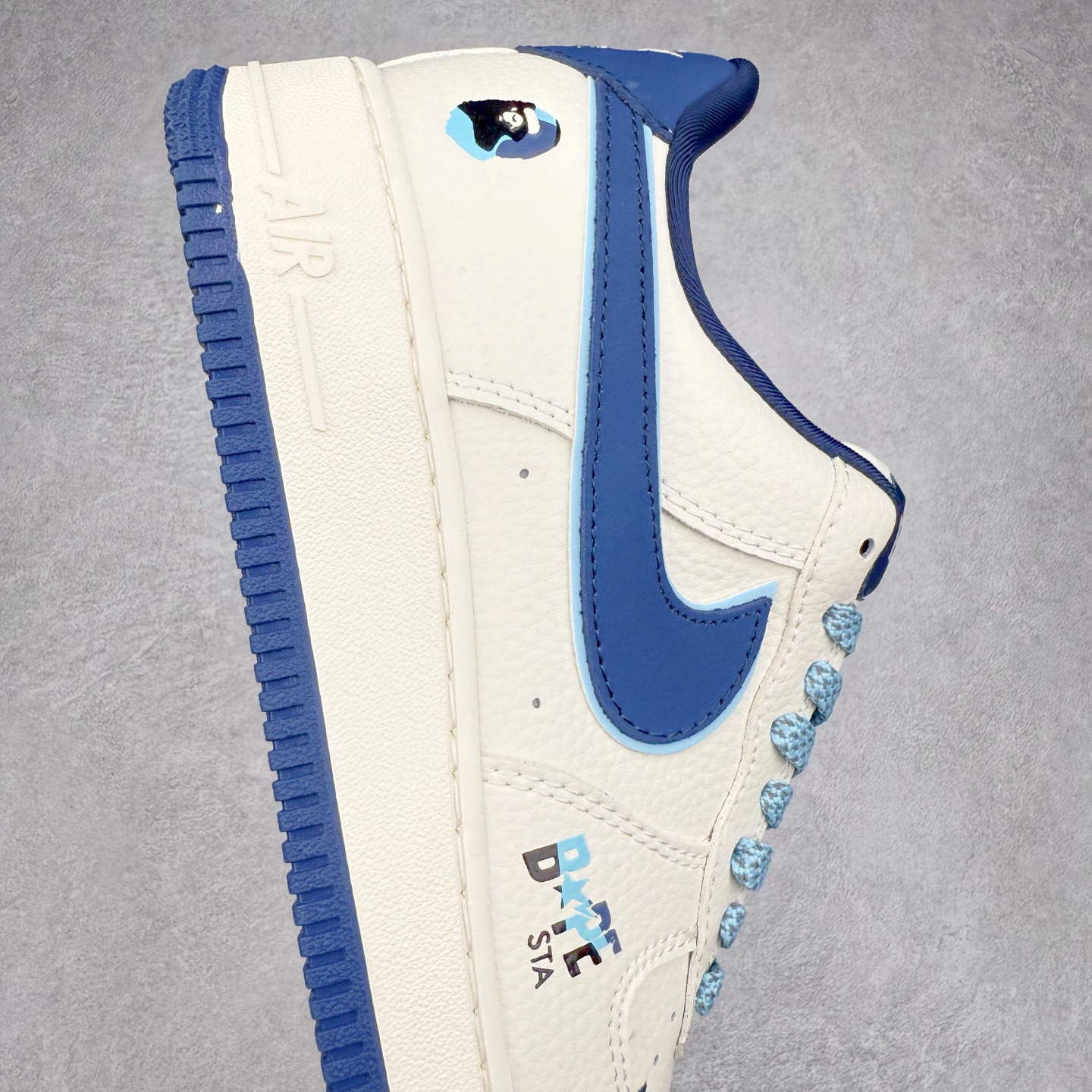 图片[6]-NK Air Force 1´07 Low 空军一号低帮百搭休闲运动板鞋 KB1688-002 柔软、弹性十足的缓震性能和出色的中底设计 横跨复古与现代的外型结合 造就出风靡全球 三十多年的Force 1 直到今天还深受青睐 实拍调校N版已经零色差零失真 百分百还原实物色彩所见即所得 不存在货不对板色差等低级问题 选购参考实物拍摄 不混卖不参货 只用心做好货严格选品 承诺混一赔十 尺码：36 36.5 37.5 38 38.5 39 40 40.5 41 42 42.5 43 44 44.5 45-选品中心
