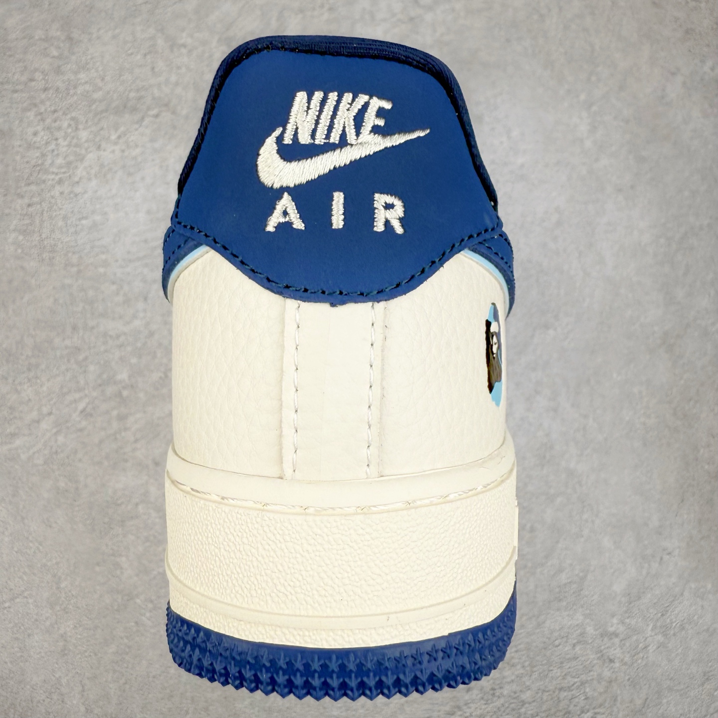 图片[8]-NK Air Force 1´07 Low 空军一号低帮百搭休闲运动板鞋 KB1688-002 柔软、弹性十足的缓震性能和出色的中底设计 横跨复古与现代的外型结合 造就出风靡全球 三十多年的Force 1 直到今天还深受青睐 实拍调校N版已经零色差零失真 百分百还原实物色彩所见即所得 不存在货不对板色差等低级问题 选购参考实物拍摄 不混卖不参货 只用心做好货严格选品 承诺混一赔十 尺码：36 36.5 37.5 38 38.5 39 40 40.5 41 42 42.5 43 44 44.5 45-选品中心