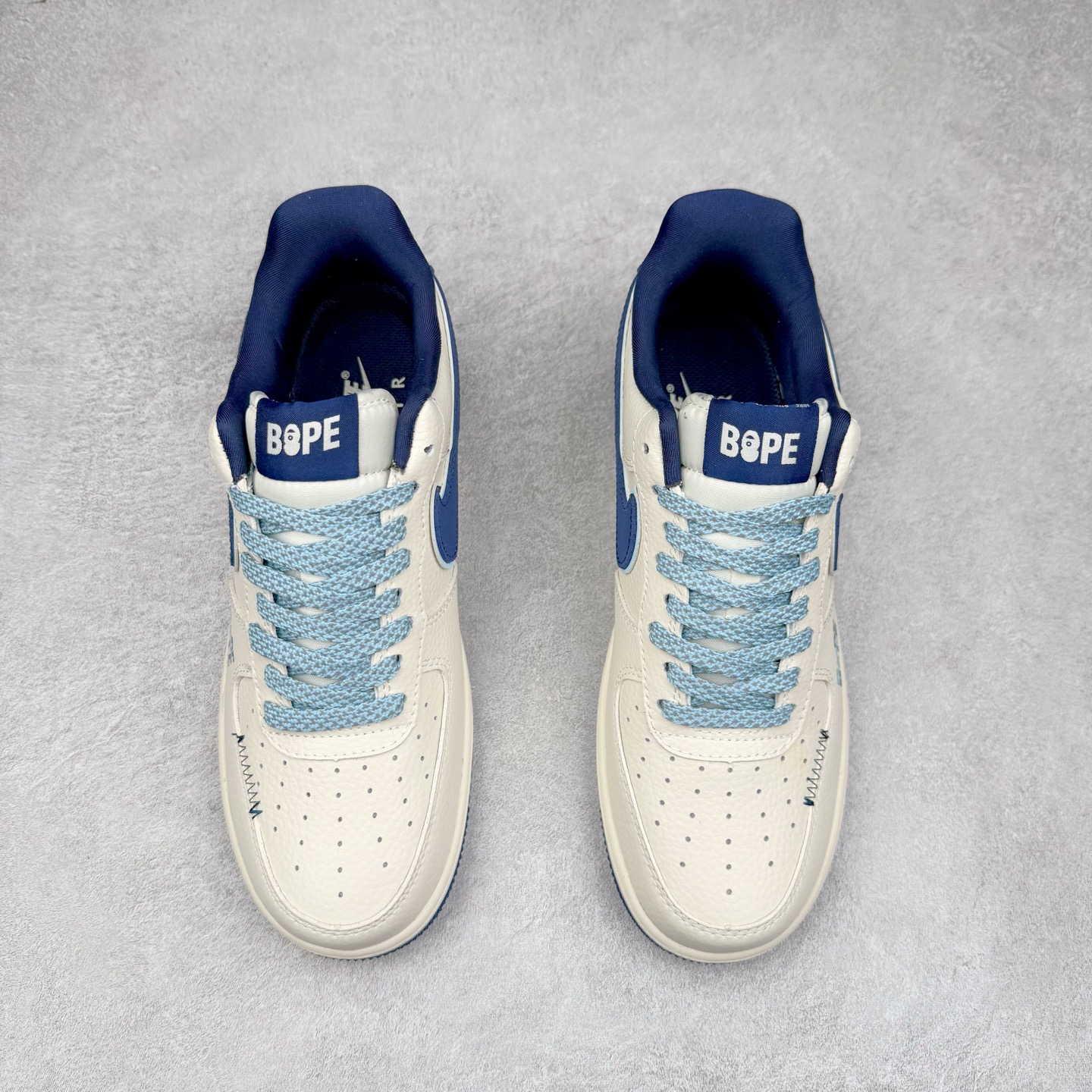 图片[2]-NK Air Force 1´07 Low 空军一号低帮百搭休闲运动板鞋 KB1688-002 柔软、弹性十足的缓震性能和出色的中底设计 横跨复古与现代的外型结合 造就出风靡全球 三十多年的Force 1 直到今天还深受青睐 实拍调校N版已经零色差零失真 百分百还原实物色彩所见即所得 不存在货不对板色差等低级问题 选购参考实物拍摄 不混卖不参货 只用心做好货严格选品 承诺混一赔十 尺码：36 36.5 37.5 38 38.5 39 40 40.5 41 42 42.5 43 44 44.5 45-选品中心