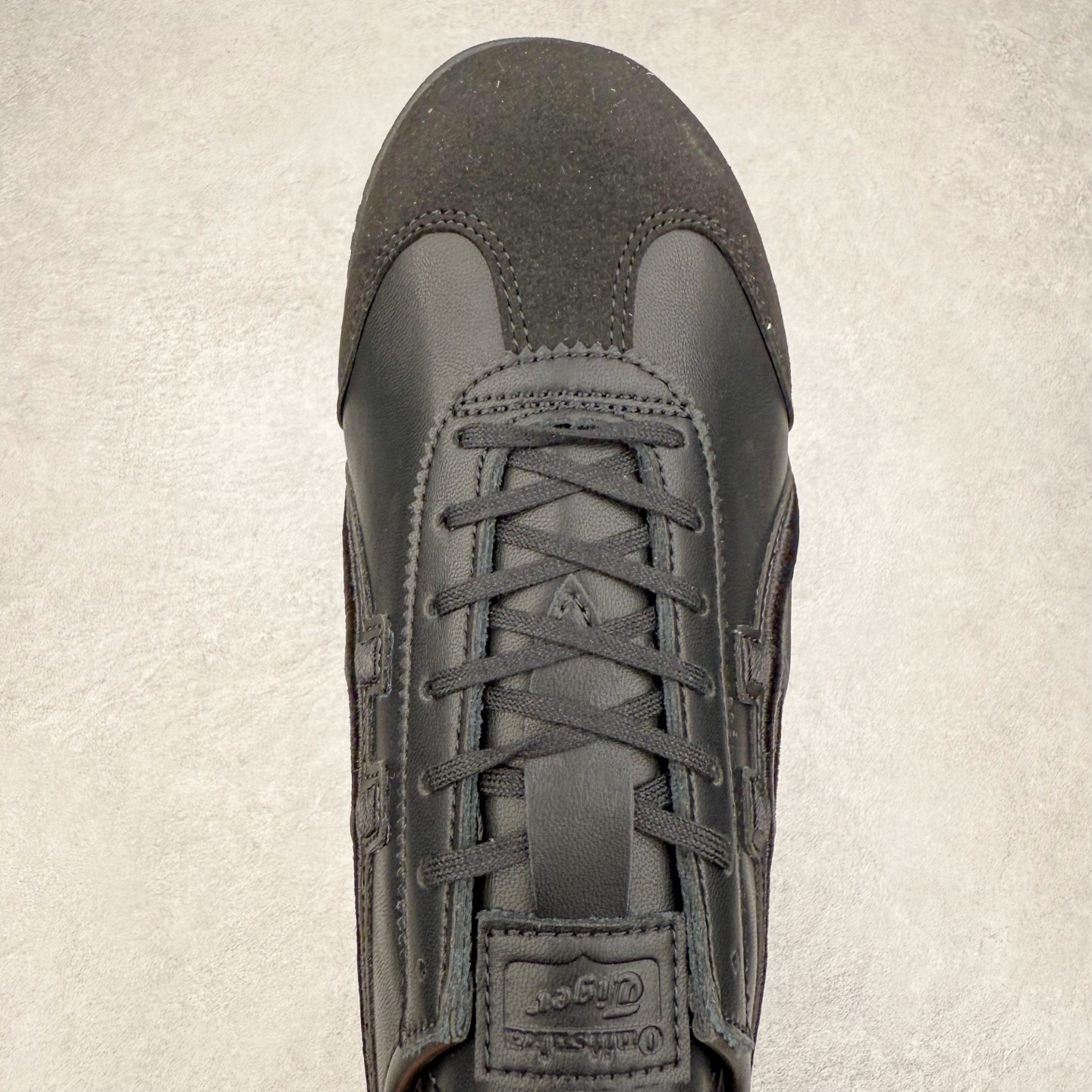 图片[4]-Onitsuka Tiger MEXICO 66 鬼冢虎潮流时尚 织物人造革平衡低帮跑步鞋 男女同款 鬼塚虎从运动中汲取灵感，并致力于打造融合舒适感受与创新设计的时尚品牌。品牌的设计风格既体现了对传统的致敬，同时也表达了对精致风格和现代创意的推崇。我们提供独具个性的全系列产品，打造从头到脚的整体穿搭。每件产品皆以精湛工艺匠心打造，细节考究，品质出众。尺码：36 37 37.5 38 39 39.5 40.5 41.5 42 42.5 43.5 44 45-选品中心