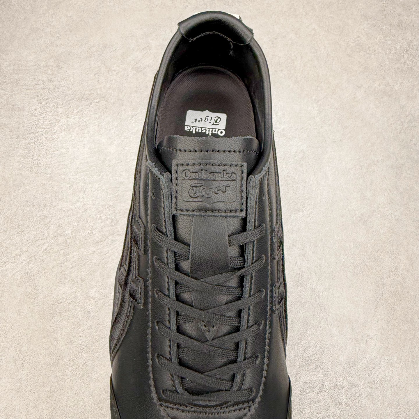 图片[5]-Onitsuka Tiger MEXICO 66 鬼冢虎潮流时尚 织物人造革平衡低帮跑步鞋 男女同款 鬼塚虎从运动中汲取灵感，并致力于打造融合舒适感受与创新设计的时尚品牌。品牌的设计风格既体现了对传统的致敬，同时也表达了对精致风格和现代创意的推崇。我们提供独具个性的全系列产品，打造从头到脚的整体穿搭。每件产品皆以精湛工艺匠心打造，细节考究，品质出众。尺码：36 37 37.5 38 39 39.5 40.5 41.5 42 42.5 43.5 44 45-选品中心