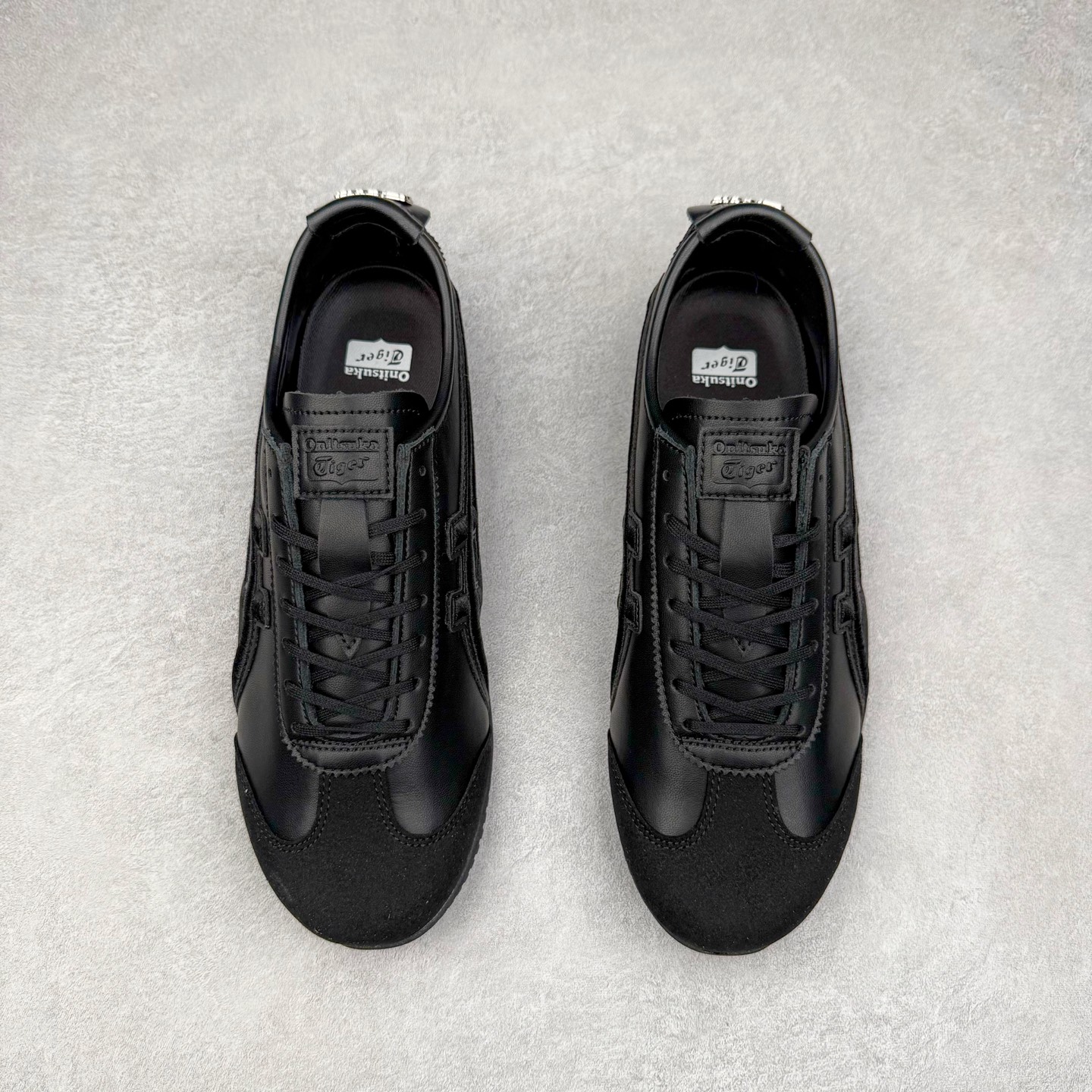 图片[2]-Onitsuka Tiger MEXICO 66 鬼冢虎潮流时尚 织物人造革平衡低帮跑步鞋 男女同款 鬼塚虎从运动中汲取灵感，并致力于打造融合舒适感受与创新设计的时尚品牌。品牌的设计风格既体现了对传统的致敬，同时也表达了对精致风格和现代创意的推崇。我们提供独具个性的全系列产品，打造从头到脚的整体穿搭。每件产品皆以精湛工艺匠心打造，细节考究，品质出众。尺码：36 37 37.5 38 39 39.5 40.5 41.5 42 42.5 43.5 44 45-选品中心