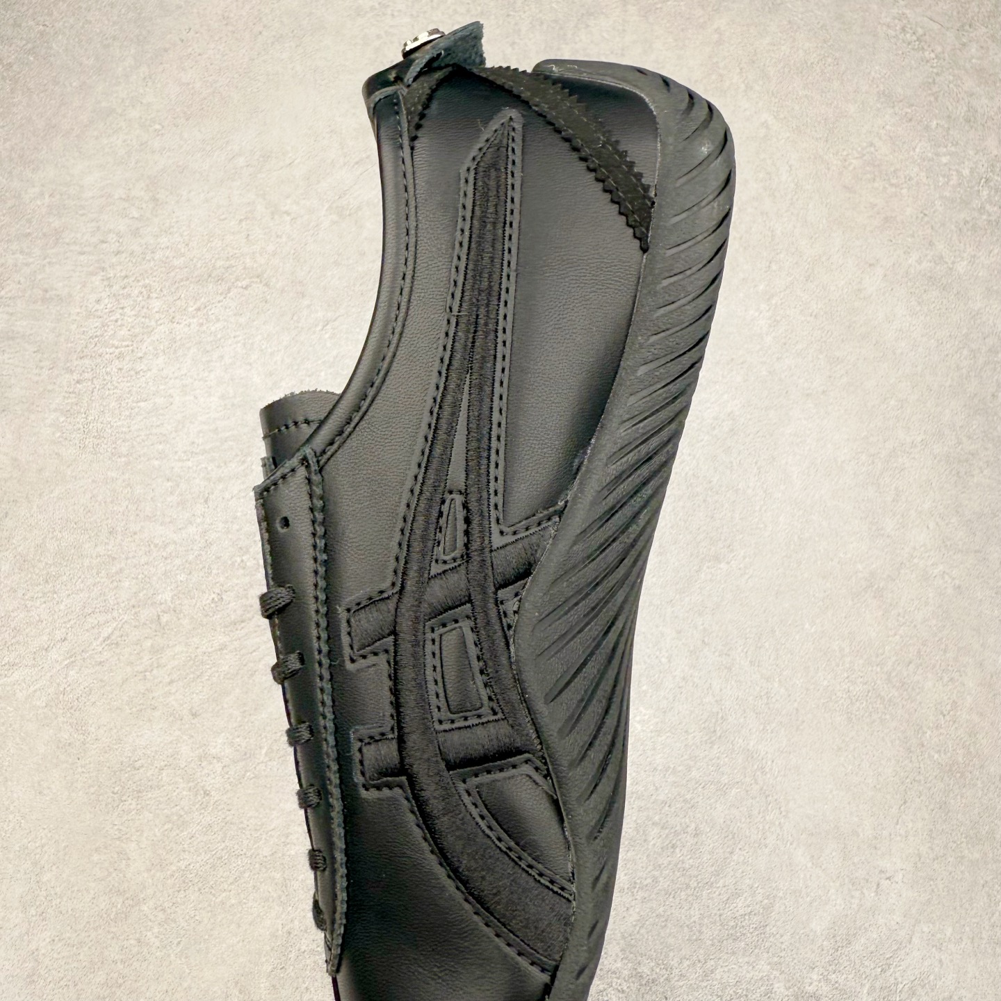 图片[7]-Onitsuka Tiger MEXICO 66 鬼冢虎潮流时尚 织物人造革平衡低帮跑步鞋 男女同款 鬼塚虎从运动中汲取灵感，并致力于打造融合舒适感受与创新设计的时尚品牌。品牌的设计风格既体现了对传统的致敬，同时也表达了对精致风格和现代创意的推崇。我们提供独具个性的全系列产品，打造从头到脚的整体穿搭。每件产品皆以精湛工艺匠心打造，细节考究，品质出众。尺码：36 37 37.5 38 39 39.5 40.5 41.5 42 42.5 43.5 44 45-选品中心