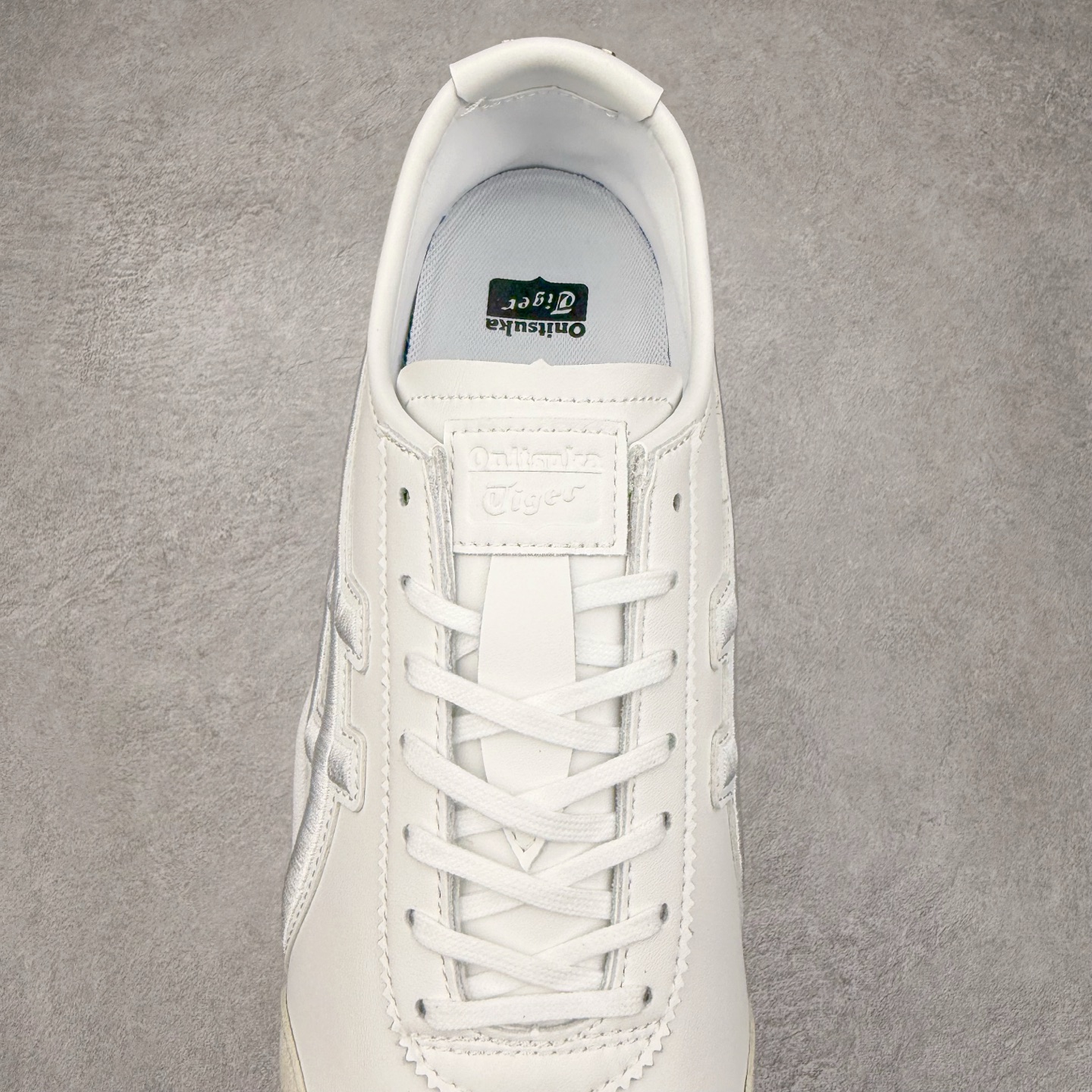 图片[5]-Onitsuka Tiger MEXICO 66 鬼冢虎潮流时尚 织物人造革平衡低帮跑步鞋 男女同款 鬼塚虎从运动中汲取灵感，并致力于打造融合舒适感受与创新设计的时尚品牌。品牌的设计风格既体现了对传统的致敬，同时也表达了对精致风格和现代创意的推崇。我们提供独具个性的全系列产品，打造从头到脚的整体穿搭。每件产品皆以精湛工艺匠心打造，细节考究，品质出众。尺码：36 37 37.5 38 39 39.5 40.5 41.5 42 42.5 43.5 44 45-选品中心