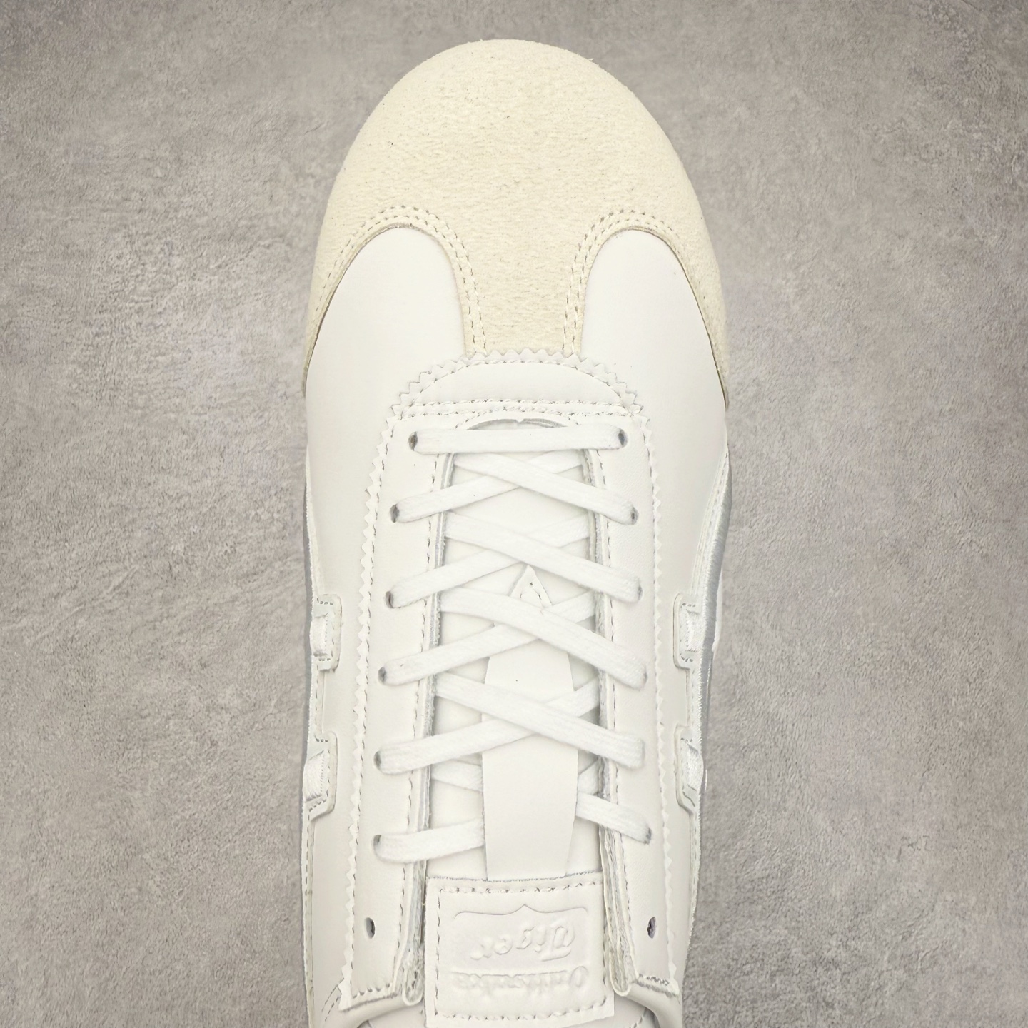 图片[4]-Onitsuka Tiger MEXICO 66 鬼冢虎潮流时尚 织物人造革平衡低帮跑步鞋 男女同款 鬼塚虎从运动中汲取灵感，并致力于打造融合舒适感受与创新设计的时尚品牌。品牌的设计风格既体现了对传统的致敬，同时也表达了对精致风格和现代创意的推崇。我们提供独具个性的全系列产品，打造从头到脚的整体穿搭。每件产品皆以精湛工艺匠心打造，细节考究，品质出众。尺码：36 37 37.5 38 39 39.5 40.5 41.5 42 42.5 43.5 44 45-选品中心