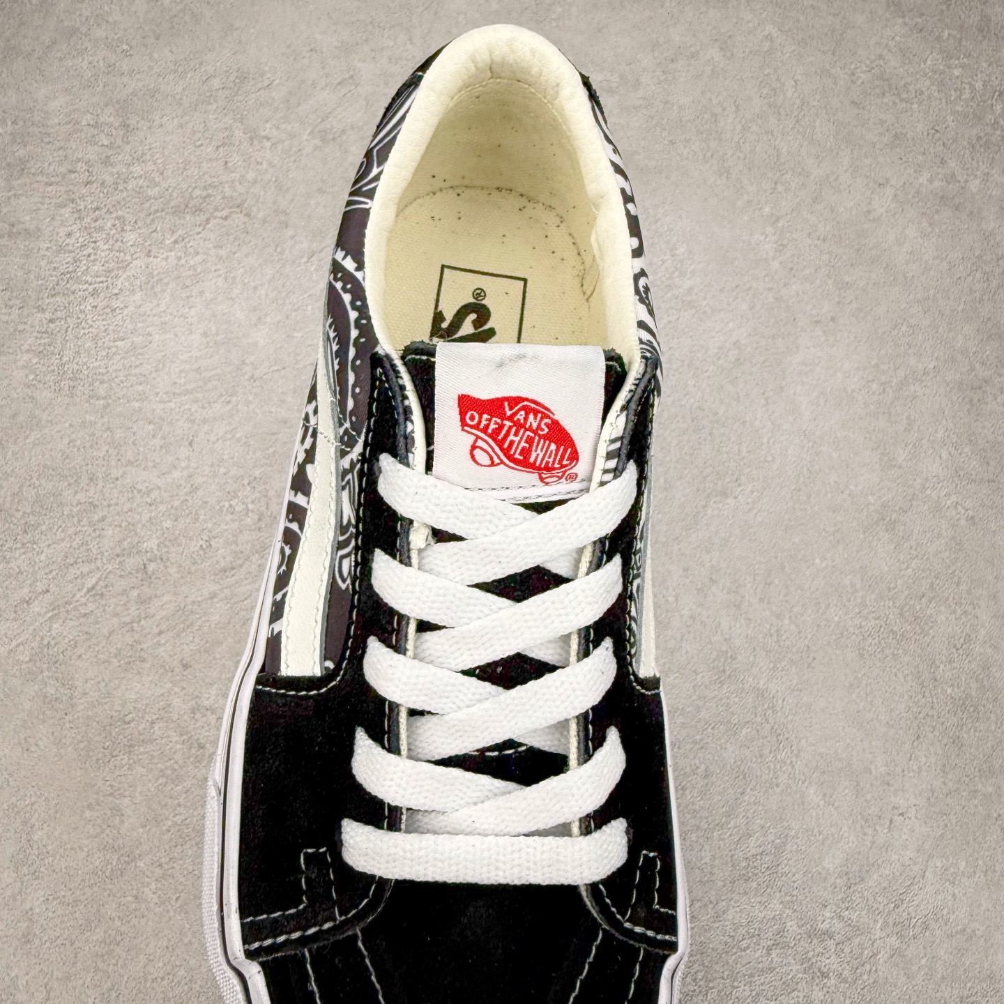 图片[5]-Vans SK8-Low 腰果花 全新一代 低帮硫化帆布鞋 该鞋款以白线勾勒出整体造型，鞋面采用帆布搭配麂皮材质，鞋身布满腰果印花图案，极具辨识度，上脚百搭不出错。 尺码：35 36 36.5 37 38 38.5 39 40 40.5 41 42 42.5 43 44-选品中心