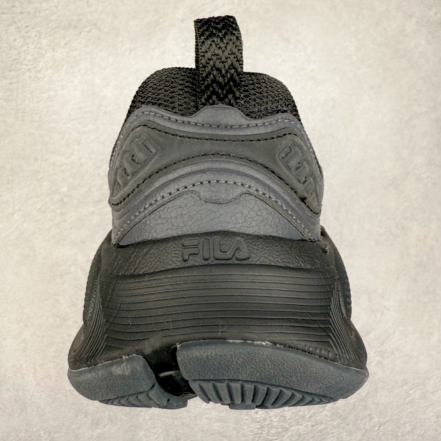 图片[8]-FILA TRUFFLE 斐乐蘑菇鞋摩登系列时尚百搭潮流休闲运动 织物合成革透气低帮跑步鞋 FUSION 系列传承了 FILA 的百年基因，融入年轻运动及潮流文化，成为引领变革、创新突破的一代。以“1+N” 的跨界合作模式重现经典的同时创造经典。带来最出其不意的跨界合作惊喜。同时，FILAFUSION把FILA 的 DNA 融入到定制体验里，你可以随心制造厲于你的产品。FILA FUSION 的鞋家族涵盖了老爹鞋、跑步鞋、网球鞋、季节款。风格复古新潮，满足了时尚人士出行及各类运动的搭配需求，成为当下年轻人筷拥的鞋类品牌之一。FILA FUSION 走进年轻人的世界，通过年轻人运动，街舞，滑板，篮球，展现 FILA FUSION 的潮流态度和年轻文化。FILA FUSION 认为末来属于引领变革、创新突破的年轻一代，让我们一起构成 FILA 未来的蓝图吧！尺码：35.5 36 36.5 37.5 38 38.5 39 40 40.5 41 42 42.5 43 44 44.5 45-选品中心