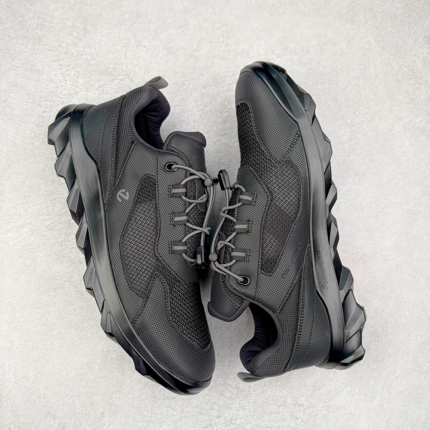 图片[3]-ECCO爱步老爹鞋男士夏季新款 飞织网面百搭潮流户外运动鞋 健步BIOM系列新款 全新的轻量发泡底材与直接注塑橡胶大底相结合 柔软舒适，轻量回弹，脚感更轻盈 鞋面采用GORE-TEX飞织网面与牛皮相结合 给你贴心透气呵护 自然律动科技 符合人体工学鞋楦 贴近足部天然形态 橡胶大底，抓地力强，具有良好的耐磨性 轻盈自如 适跑畅练 尺码：38 39 40 41 42 43 44 （皮鞋码）-选品中心