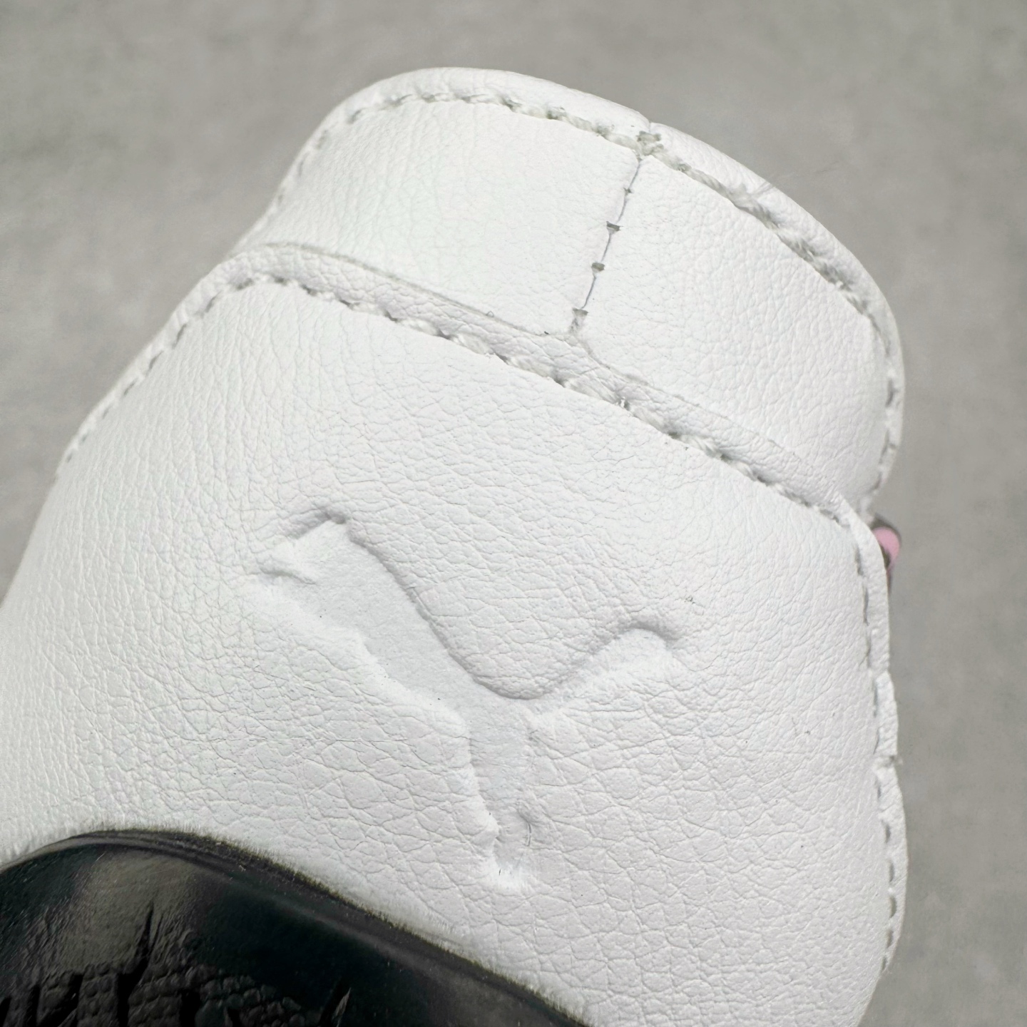 图片[15]-＃DT PUMA Speedcat Ballerina 彪马柔软舒适防滑耐磨低帮生活休闲鞋芭蕾舞鞋单鞋玛丽珍鞋 这次，PUMA决定再对Speedcat来一次创新，以芭蕾舞鞋为灵感，将芭蕾舞鞋的灵动与轻盈感与赛车鞋融为一体，带来极具个性的全新鞋款Speedcat Ballerina。Speedcat Ballerina由Speedcat去除鞋舌、鞋带以及部分鞋侧位打造而成，鞋带部分被改为如同芭蕾鞋般的交叉弹性带，PUMA的标志依旧设计于鞋侧旁，整个鞋款外观变得更加优雅。Speedcat Ballerina 还汲取了赛车鞋的抓地设计，配备经典橡胶大底。尺码：36 37 37.5 38 38.5 39 40 40.5 41-选品中心