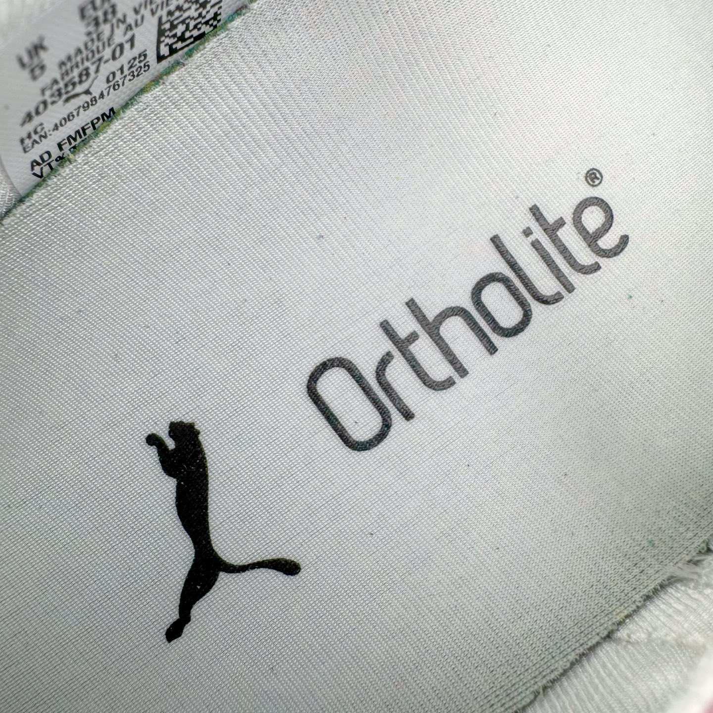 图片[12]-＃DT PUMA Speedcat Ballerina 彪马柔软舒适防滑耐磨低帮生活休闲鞋芭蕾舞鞋单鞋玛丽珍鞋 这次，PUMA决定再对Speedcat来一次创新，以芭蕾舞鞋为灵感，将芭蕾舞鞋的灵动与轻盈感与赛车鞋融为一体，带来极具个性的全新鞋款Speedcat Ballerina。Speedcat Ballerina由Speedcat去除鞋舌、鞋带以及部分鞋侧位打造而成，鞋带部分被改为如同芭蕾鞋般的交叉弹性带，PUMA的标志依旧设计于鞋侧旁，整个鞋款外观变得更加优雅。Speedcat Ballerina 还汲取了赛车鞋的抓地设计，配备经典橡胶大底。尺码：36 37 37.5 38 38.5 39 40 40.5 41-选品中心