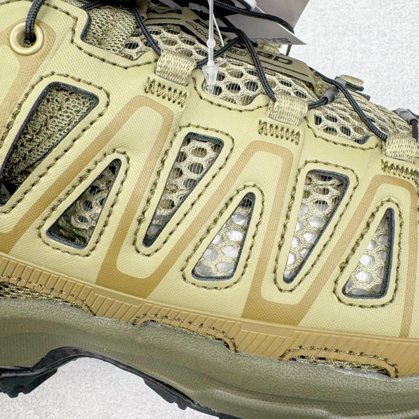 图片[17]-＃HP纯原 SALOMON XA Pro 3D AMPHIB 萨洛蒙潮流越野机能户外功能鞋 虎扑平台特供订单 耗时半年巨作 全套原纸板楦头开发 原厂特供网布配套加持 确保原汁原味 完美呈现版型 原档数据独家私模五层组合大底 男女鞋同步官方开发至46.5 原装Ortholite轻量化鞋垫 中底布带钢印编号 原厂TPU锁扣 进口港宝加持 后跟自然饱满 还原公司包裹性 鞋面采用SENSIFT贴合技术 全方位贴合包裹脚型 鞋跟部鞋底牵引设计 提供强大的抓地性能 更适应野外崎岖不平的道路 其3D ADVANCED CHASSIS底盘 材料轻量大化 钉齿设计更具稳定性 防护性 鞋底易磨损区运用CONTAGRIP高耐磨材料 应对城市硬质路面长距离跑考验 尺码：36 36.5 37.5 38 38.5 39 40 40.5 41 42 42.5 43 44 44.5 45 46 46.5-选品中心