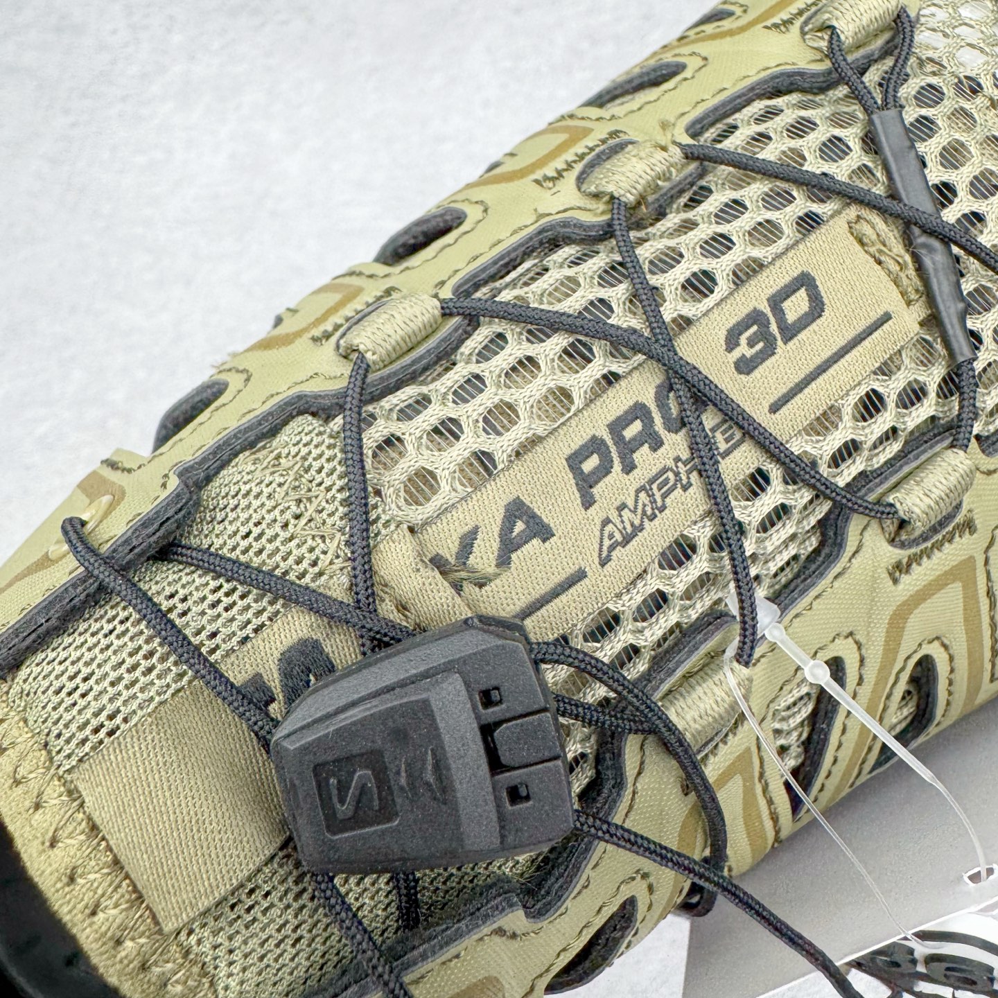 图片[14]-＃HP纯原 SALOMON XA Pro 3D AMPHIB 萨洛蒙潮流越野机能户外功能鞋 虎扑平台特供订单 耗时半年巨作 全套原纸板楦头开发 原厂特供网布配套加持 确保原汁原味 完美呈现版型 原档数据独家私模五层组合大底 男女鞋同步官方开发至46.5 原装Ortholite轻量化鞋垫 中底布带钢印编号 原厂TPU锁扣 进口港宝加持 后跟自然饱满 还原公司包裹性 鞋面采用SENSIFT贴合技术 全方位贴合包裹脚型 鞋跟部鞋底牵引设计 提供强大的抓地性能 更适应野外崎岖不平的道路 其3D ADVANCED CHASSIS底盘 材料轻量大化 钉齿设计更具稳定性 防护性 鞋底易磨损区运用CONTAGRIP高耐磨材料 应对城市硬质路面长距离跑考验 尺码：36 36.5 37.5 38 38.5 39 40 40.5 41 42 42.5 43 44 44.5 45 46 46.5-选品中心