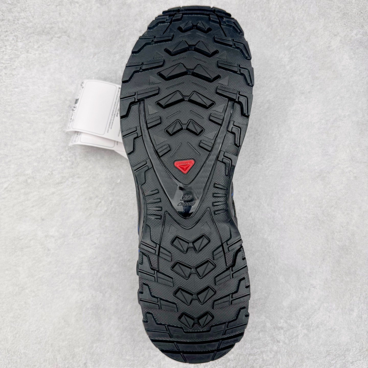 图片[9]-＃HP纯原 SALOMON XA Pro 3D ADV 萨洛蒙潮流越野机能户外功能鞋 虎扑平台特供订单 耗时半年巨作 全套原纸板楦头开发 原厂特供网布配套加持 确保原汁原味 完美呈现版型 原档数据独家私模五层组合大底 男女鞋同步官方开发至46.5 原装Ortholite轻量化鞋垫 中底布带钢印编号 原厂TPU锁扣 进口港宝加持 后跟自然饱满 还原公司包裹性 鞋面采用SENSIFT贴合技术 全方位贴合包裹脚型 鞋跟部鞋底牵引设计 提供强大的抓地性能 更适应野外崎岖不平的道路 其3D ADVANCED CHASSIS底盘 材料轻量大化 钉齿设计更具稳定性 防护性 鞋底易磨损区运用CONTAGRIP高耐磨材料 应对城市硬质路面长距离跑考验 尺码：36 36.5 37.5 38 38.5 39 40 40.5 41 42 42.5 43 44 44.5 45 46 46.5-选品中心