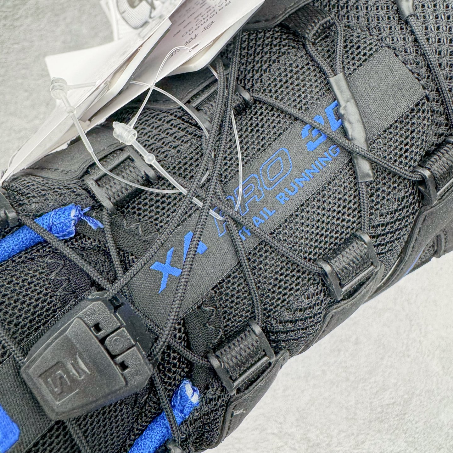 图片[16]-＃HP纯原 SALOMON XA Pro 3D ADV 萨洛蒙潮流越野机能户外功能鞋 虎扑平台特供订单 耗时半年巨作 全套原纸板楦头开发 原厂特供网布配套加持 确保原汁原味 完美呈现版型 原档数据独家私模五层组合大底 男女鞋同步官方开发至46.5 原装Ortholite轻量化鞋垫 中底布带钢印编号 原厂TPU锁扣 进口港宝加持 后跟自然饱满 还原公司包裹性 鞋面采用SENSIFT贴合技术 全方位贴合包裹脚型 鞋跟部鞋底牵引设计 提供强大的抓地性能 更适应野外崎岖不平的道路 其3D ADVANCED CHASSIS底盘 材料轻量大化 钉齿设计更具稳定性 防护性 鞋底易磨损区运用CONTAGRIP高耐磨材料 应对城市硬质路面长距离跑考验 尺码：36 36.5 37.5 38 38.5 39 40 40.5 41 42 42.5 43 44 44.5 45 46 46.5-选品中心