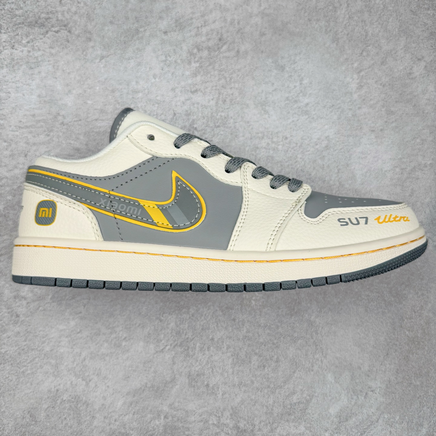 TS x Air Jordan AJ1 Low 倒钩低帮联名定制配色 XX3168-119 原厂内置气垫魔块 A模大底 头层小牛皮 鞋舌AJ原厂专用牛津布+AJ专用反口珍珠布+原厂无杂质高弹内里海棉+特殊封边弹力鞋带 实拍调校N版已经零色差零失真 百分百还原实物色彩所见即所得 不存在货不对板色差等低级问题 选购参考实物拍摄 不混卖不参货 只用心做好货严格选品 承诺混一赔十 尺码：36 36.5 37.5 38 38.5 39 40 40.5 41 42 42.5 43 44 44.5 45-选品中心