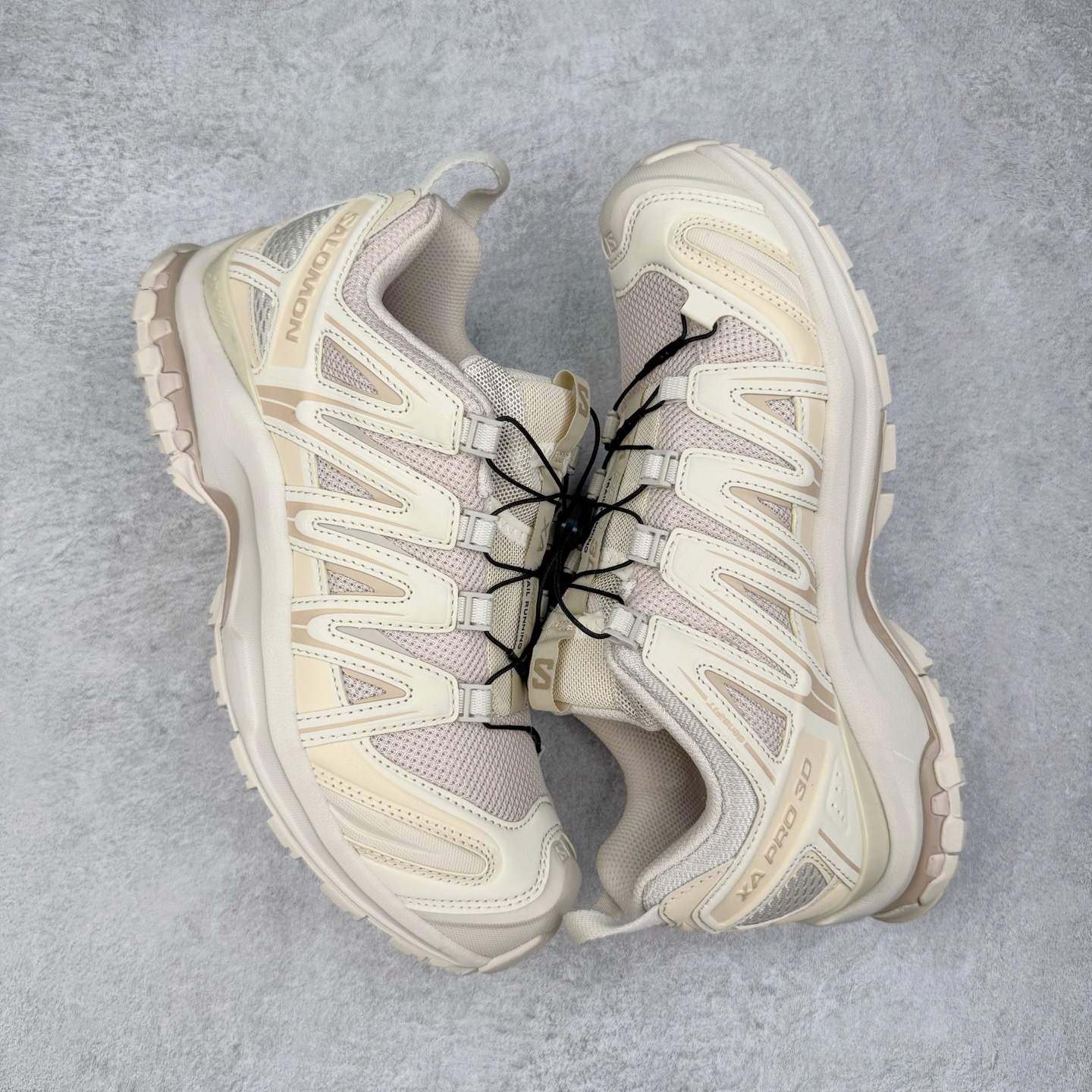 图片[3]-＃HP纯原 SALOMON XA Pro 3D ADV 萨洛蒙潮流越野机能户外功能鞋 虎扑平台特供订单 耗时半年巨作 全套原纸板楦头开发 原厂特供网布配套加持 确保原汁原味 完美呈现版型 原档数据独家私模五层组合大底 男女鞋同步官方开发至46.5 原装Ortholite轻量化鞋垫 中底布带钢印编号 原厂TPU锁扣 进口港宝加持 后跟自然饱满 还原公司包裹性 鞋面采用SENSIFT贴合技术 全方位贴合包裹脚型 鞋跟部鞋底牵引设计 提供强大的抓地性能 更适应野外崎岖不平的道路 其3D ADVANCED CHASSIS底盘 材料轻量大化 钉齿设计更具稳定性 防护性 鞋底易磨损区运用CONTAGRIP高耐磨材料 应对城市硬质路面长距离跑考验 尺码：36 36.5 37.5 38 38.5 39 40 40.5 41 42 42.5 43 44 44.5 45 46 46.5-选品中心