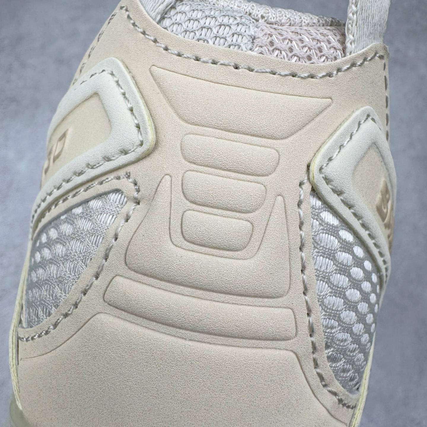 图片[16]-＃HP纯原 SALOMON XA Pro 3D ADV 萨洛蒙潮流越野机能户外功能鞋 虎扑平台特供订单 耗时半年巨作 全套原纸板楦头开发 原厂特供网布配套加持 确保原汁原味 完美呈现版型 原档数据独家私模五层组合大底 男女鞋同步官方开发至46.5 原装Ortholite轻量化鞋垫 中底布带钢印编号 原厂TPU锁扣 进口港宝加持 后跟自然饱满 还原公司包裹性 鞋面采用SENSIFT贴合技术 全方位贴合包裹脚型 鞋跟部鞋底牵引设计 提供强大的抓地性能 更适应野外崎岖不平的道路 其3D ADVANCED CHASSIS底盘 材料轻量大化 钉齿设计更具稳定性 防护性 鞋底易磨损区运用CONTAGRIP高耐磨材料 应对城市硬质路面长距离跑考验 尺码：36 36.5 37.5 38 38.5 39 40 40.5 41 42 42.5 43 44 44.5 45 46 46.5-选品中心