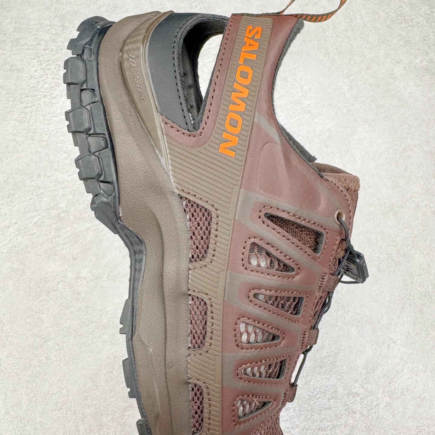 图片[6]-＃HP纯原 SALOMON XA Pro 3D AMPHIB 萨洛蒙潮流越野机能户外功能鞋 虎扑平台特供订单 耗时半年巨作 全套原纸板楦头开发 原厂特供网布配套加持 确保原汁原味 完美呈现版型 原档数据独家私模五层组合大底 男女鞋同步官方开发至46.5 原装Ortholite轻量化鞋垫 中底布带钢印编号 原厂TPU锁扣 进口港宝加持 后跟自然饱满 还原公司包裹性 鞋面采用SENSIFT贴合技术 全方位贴合包裹脚型 鞋跟部鞋底牵引设计 提供强大的抓地性能 更适应野外崎岖不平的道路 其3D ADVANCED CHASSIS底盘 材料轻量大化 钉齿设计更具稳定性 防护性 鞋底易磨损区运用CONTAGRIP高耐磨材料 应对城市硬质路面长距离跑考验 尺码：36 36.5 37.5 38 38.5 39 40 40.5 41 42 42.5 43 44 44.5 45 46 46.5-选品中心