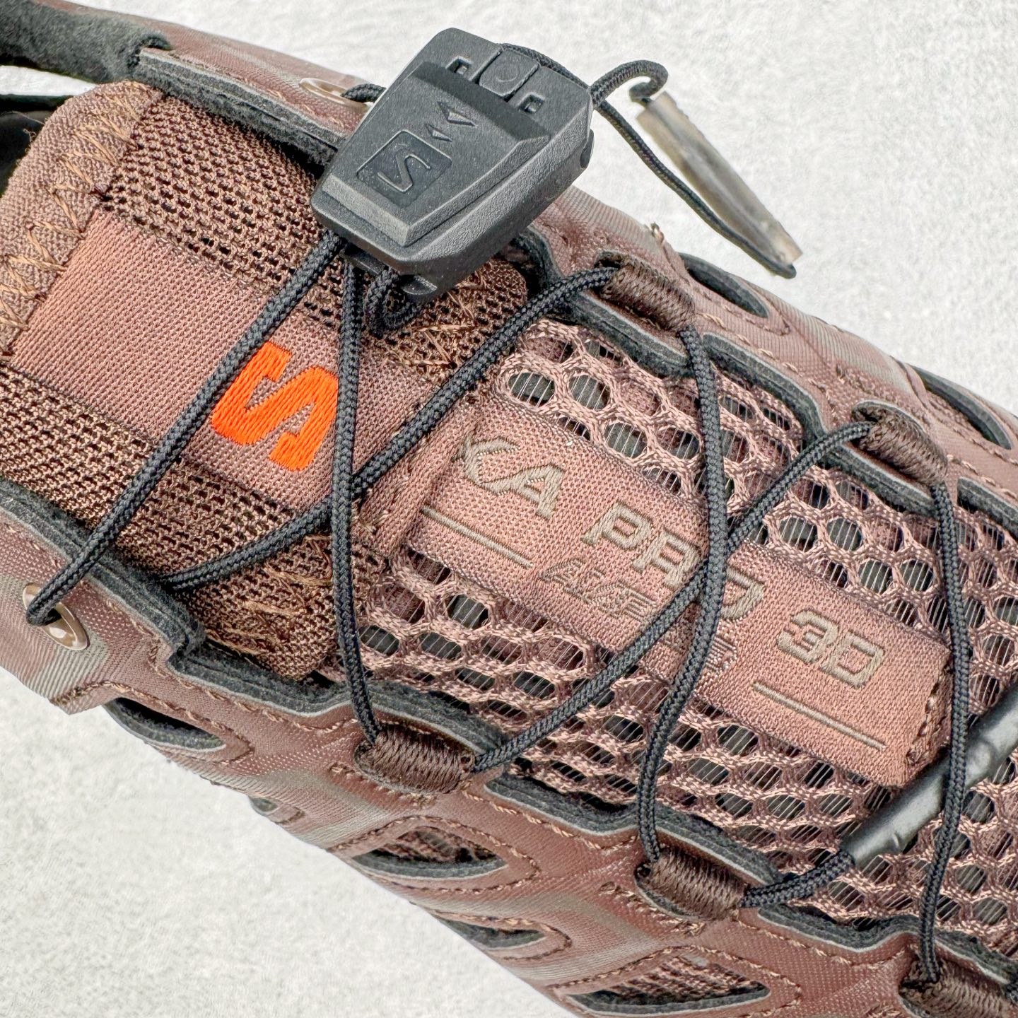 图片[15]-＃HP纯原 SALOMON XA Pro 3D AMPHIB 萨洛蒙潮流越野机能户外功能鞋 虎扑平台特供订单 耗时半年巨作 全套原纸板楦头开发 原厂特供网布配套加持 确保原汁原味 完美呈现版型 原档数据独家私模五层组合大底 男女鞋同步官方开发至46.5 原装Ortholite轻量化鞋垫 中底布带钢印编号 原厂TPU锁扣 进口港宝加持 后跟自然饱满 还原公司包裹性 鞋面采用SENSIFT贴合技术 全方位贴合包裹脚型 鞋跟部鞋底牵引设计 提供强大的抓地性能 更适应野外崎岖不平的道路 其3D ADVANCED CHASSIS底盘 材料轻量大化 钉齿设计更具稳定性 防护性 鞋底易磨损区运用CONTAGRIP高耐磨材料 应对城市硬质路面长距离跑考验 尺码：36 36.5 37.5 38 38.5 39 40 40.5 41 42 42.5 43 44 44.5 45 46 46.5-选品中心