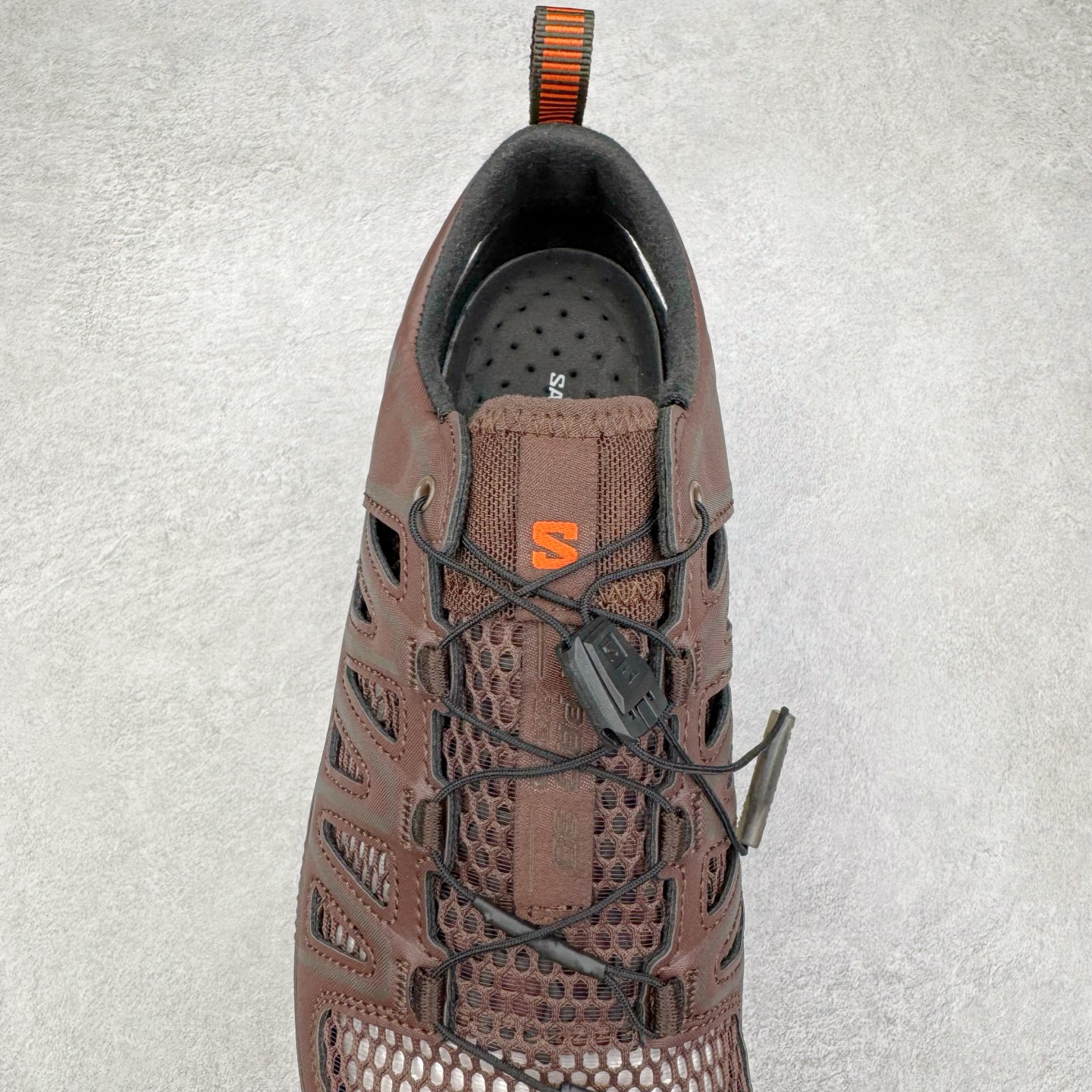 图片[5]-＃HP纯原 SALOMON XA Pro 3D AMPHIB 萨洛蒙潮流越野机能户外功能鞋 虎扑平台特供订单 耗时半年巨作 全套原纸板楦头开发 原厂特供网布配套加持 确保原汁原味 完美呈现版型 原档数据独家私模五层组合大底 男女鞋同步官方开发至46.5 原装Ortholite轻量化鞋垫 中底布带钢印编号 原厂TPU锁扣 进口港宝加持 后跟自然饱满 还原公司包裹性 鞋面采用SENSIFT贴合技术 全方位贴合包裹脚型 鞋跟部鞋底牵引设计 提供强大的抓地性能 更适应野外崎岖不平的道路 其3D ADVANCED CHASSIS底盘 材料轻量大化 钉齿设计更具稳定性 防护性 鞋底易磨损区运用CONTAGRIP高耐磨材料 应对城市硬质路面长距离跑考验 尺码：36 36.5 37.5 38 38.5 39 40 40.5 41 42 42.5 43 44 44.5 45 46 46.5-选品中心