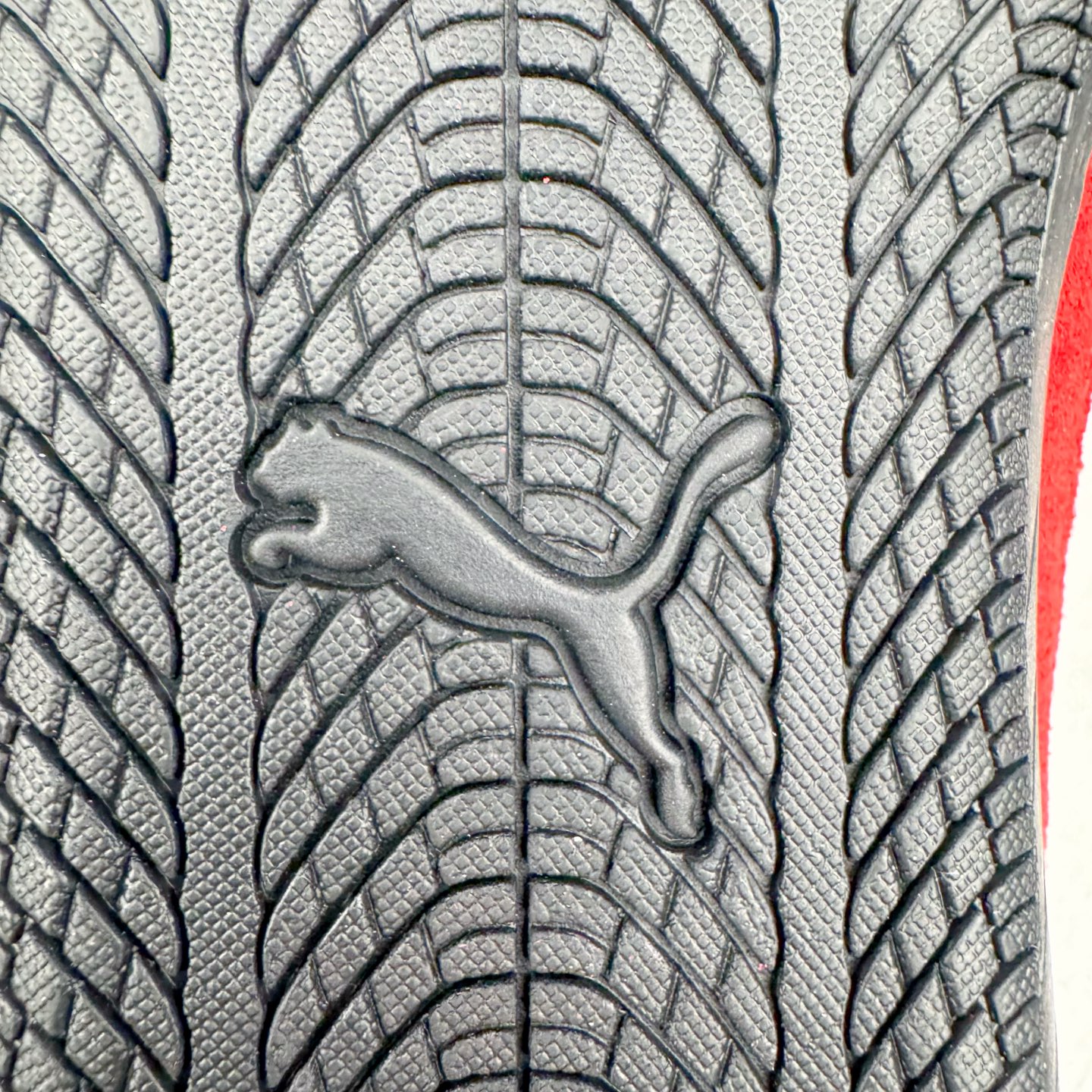 图片[16]-＃DT PUMA Speedcat Ballerina 彪马柔软舒适防滑耐磨低帮生活休闲鞋芭蕾舞鞋单鞋玛丽珍鞋 这次，PUMA决定再对Speedcat来一次创新，以芭蕾舞鞋为灵感，将芭蕾舞鞋的灵动与轻盈感与赛车鞋融为一体，带来极具个性的全新鞋款Speedcat Ballerina。Speedcat Ballerina由Speedcat去除鞋舌、鞋带以及部分鞋侧位打造而成，鞋带部分被改为如同芭蕾鞋般的交叉弹性带，PUMA的标志依旧设计于鞋侧旁，整个鞋款外观变得更加优雅。Speedcat Ballerina 还汲取了赛车鞋的抓地设计，配备经典橡胶大底。尺码：36 37 37.5 38 38.5 39 40 40.5 41-选品中心