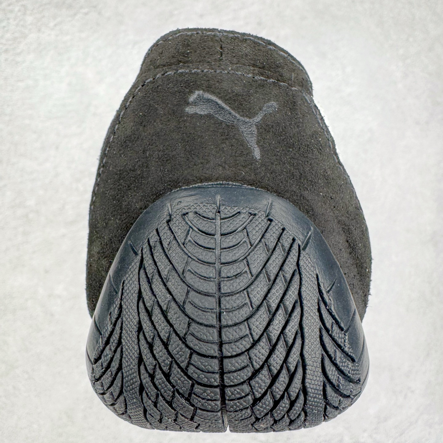 图片[8]-＃DT PUMA Speedcat Ballerina 彪马柔软舒适防滑耐磨低帮生活休闲鞋芭蕾舞鞋单鞋玛丽珍鞋 这次，PUMA决定再对Speedcat来一次创新，以芭蕾舞鞋为灵感，将芭蕾舞鞋的灵动与轻盈感与赛车鞋融为一体，带来极具个性的全新鞋款Speedcat Ballerina。Speedcat Ballerina由Speedcat去除鞋舌、鞋带以及部分鞋侧位打造而成，鞋带部分被改为如同芭蕾鞋般的交叉弹性带，PUMA的标志依旧设计于鞋侧旁，整个鞋款外观变得更加优雅。Speedcat Ballerina 还汲取了赛车鞋的抓地设计，配备经典橡胶大底。尺码：36 37 37.5 38 38.5 39 40 40.5 41-选品中心