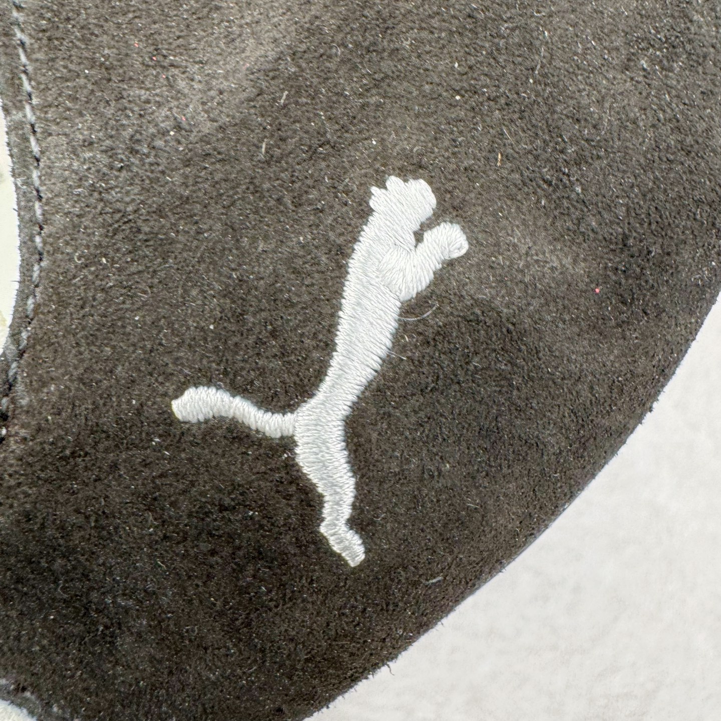 图片[12]-＃DT PUMA Speedcat Ballerina 彪马柔软舒适防滑耐磨低帮生活休闲鞋芭蕾舞鞋单鞋玛丽珍鞋 这次，PUMA决定再对Speedcat来一次创新，以芭蕾舞鞋为灵感，将芭蕾舞鞋的灵动与轻盈感与赛车鞋融为一体，带来极具个性的全新鞋款Speedcat Ballerina。Speedcat Ballerina由Speedcat去除鞋舌、鞋带以及部分鞋侧位打造而成，鞋带部分被改为如同芭蕾鞋般的交叉弹性带，PUMA的标志依旧设计于鞋侧旁，整个鞋款外观变得更加优雅。Speedcat Ballerina 还汲取了赛车鞋的抓地设计，配备经典橡胶大底。尺码：36 37 37.5 38 38.5 39 40 40.5 41-选品中心