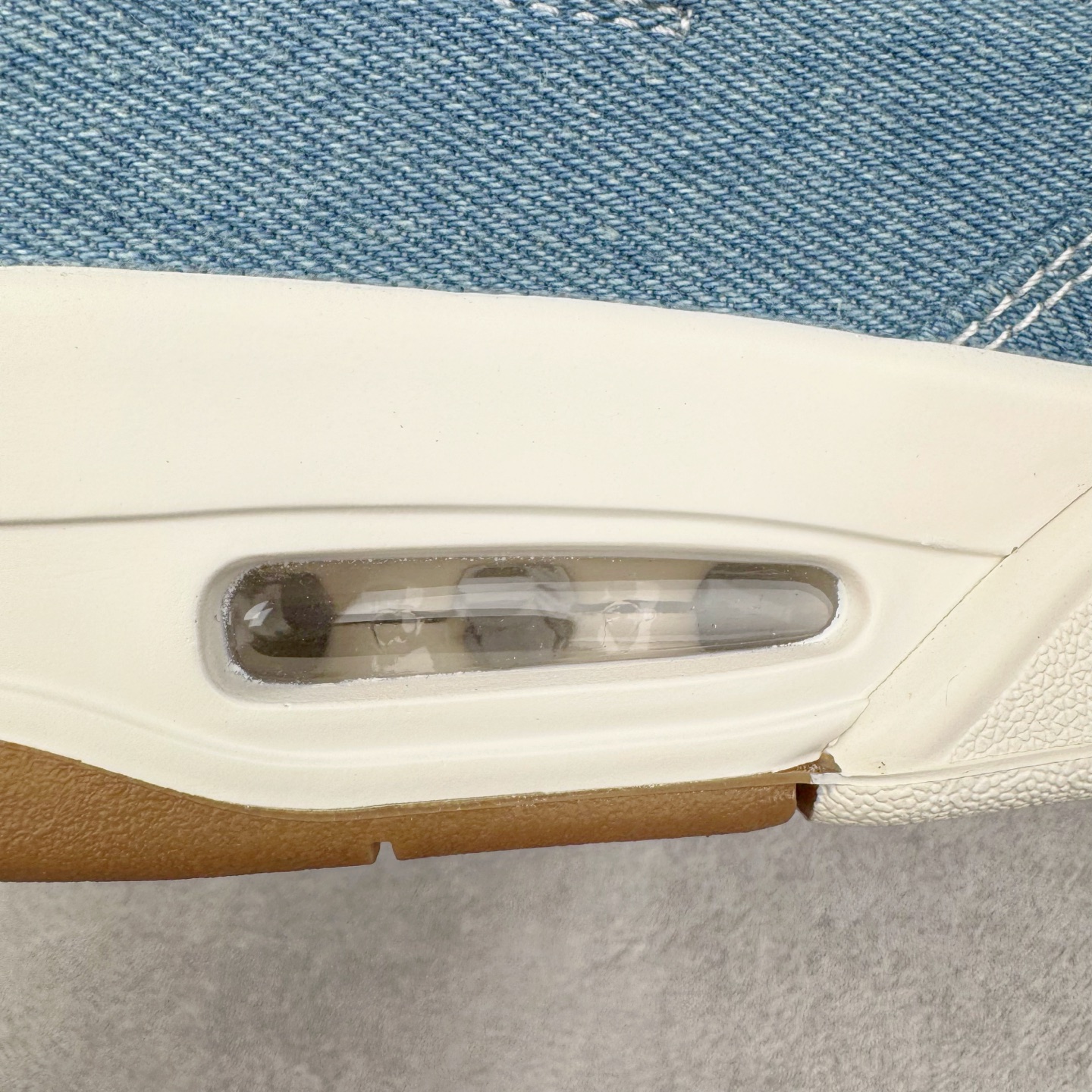 图片[20]-＃LN3 Air Jordan AJ4 水洗牛仔布 IB6716-100 圈内最强四代 独家外贸特供尺码含 45.5 49.5 50.5 耗时半年巨作 全套原纸板楦头开发 原厂特供皮料加持 确保原汁原味 完美呈现四代版型 一比一鞋头弧度高度鞋身弧度 数据细节工艺流程均保持原鞋一致 原厂TPU网格鞋带扣 正确内里网布 菱角分明不变形无多余毛边 柔软性质感一致于原鞋 市场唯一原厂鞋扣模具 背面可见隐藏注塑口 原厂织唛标 原厂飞人电绣工艺 尾指中部跳三针 独家绑鞋带手法 印刷中底布 四线拉帮 米色美纹纸贴合固定 进口港宝加持 后跟自然饱满 全鞋荧光划线卡点 追求极致完美 每一双都是工艺品 多重QC质检 超越公司货的品控标准 实实在在的免检产品 尺码：40 40.5 41 42 42.5 43 44 44.5 45 45.5 46 47.5 48.5 49.5 50.5-选品中心