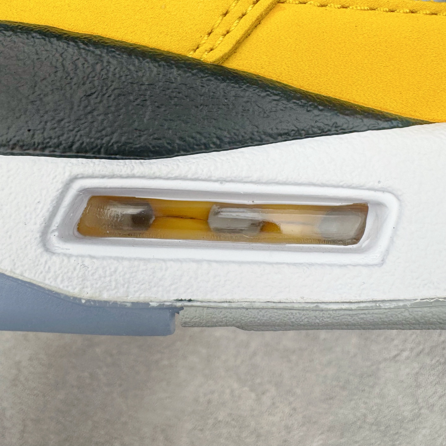 图片[17]-＃PK纯原 Air Jordan AJ5 Retro Tokyo T23 京东黑黄 IO3372-700 SZ原厂全套原楦原纸板磨具开发 原厂皮料加持 原厂港宝加持定型后跟R度完美 同源原厂电绣 飞人针数密度立体效果一致 原厂拉帮手法 原厂配置纸衬高频鞋盒 原厂指令配双鞋带 原厂TPU网格鞋带扣 超高鞋面清洁度 最高QC检验标准 控制溢胶瑕疵 到手可放心比对发售原鞋 上脚百分百充正驾驭 尺码：40 40.5 41 42 42.5 43 44 44.5 45 46 47.5-选品中心