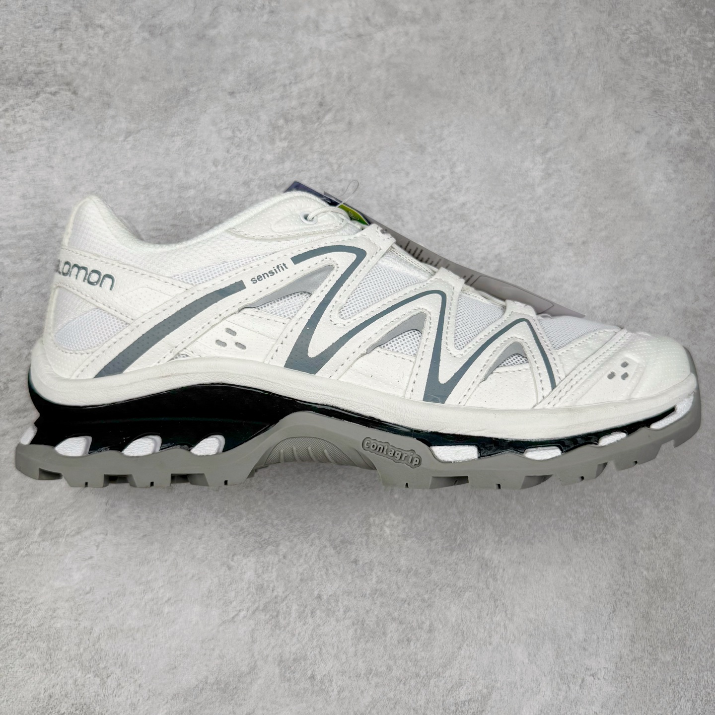 ＃福利特价️ Salomon XT-QUEST ADV 萨洛蒙潮流越野机能户外功能鞋 纯原外贸平台特供订单 耗时半年巨作 全套原纸板楦头开发 原厂特供网布配套加持 确保原汁原味 完美呈现版型 原档数据独家私模五层组合大底 男女鞋同步官方开发至46.5 原装Ortholite轻量化鞋垫 中底布带钢印编号 原厂TPU锁扣 进口港宝加持 后跟自然饱满 还原公司包裹性 基于 SALOMON 初代 XT 鞋身造型并搭载 4D ADVANCED CHASSIS™ 大底打造而成 为这款 XT-QUEST 带来了多项足部控制与保护等功能性 如在运动过程中控制左右晃动的过程而提高稳定性、改善长途越野过程中足中到足尖的过渡、提高感知岩石的精确度以抵抗尖锐物体对脚底的伤害以及采用动态缓冲来增强穿着舒适感 从而减轻疲劳感 使 XT-QUEST 成为一双舒适且安全的户外之履 尺码：36 36.5 37.5 38 38.5 39 40 40.5 41 42 42.5 43 44 44.5 45-选品中心