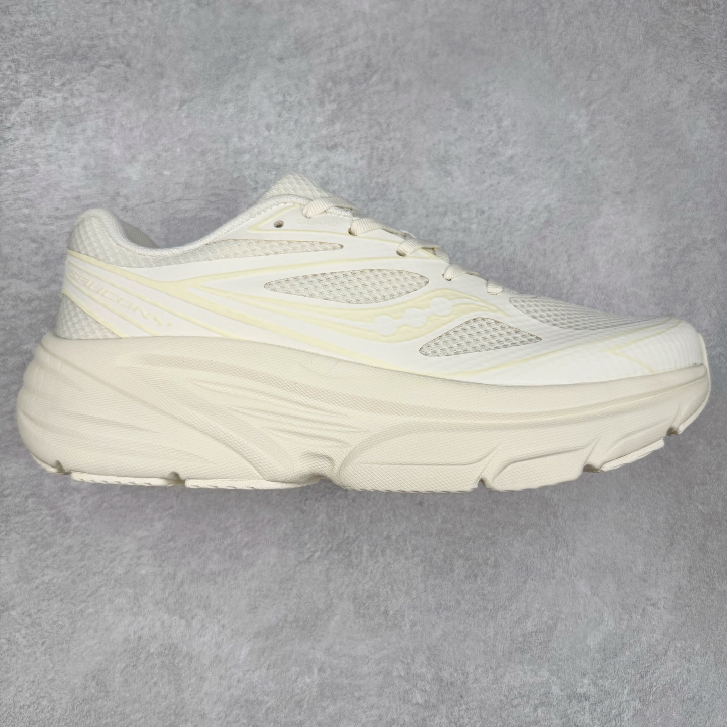 #福利特价 Saucony GUARD AMR 索康尼日常百搭通勤缓震跑步鞋 男女同款 尺码:36 36.5 37.5 38 38.5 39 40 40.5 41 42 42.5 43 44 44.5 45-选品中心