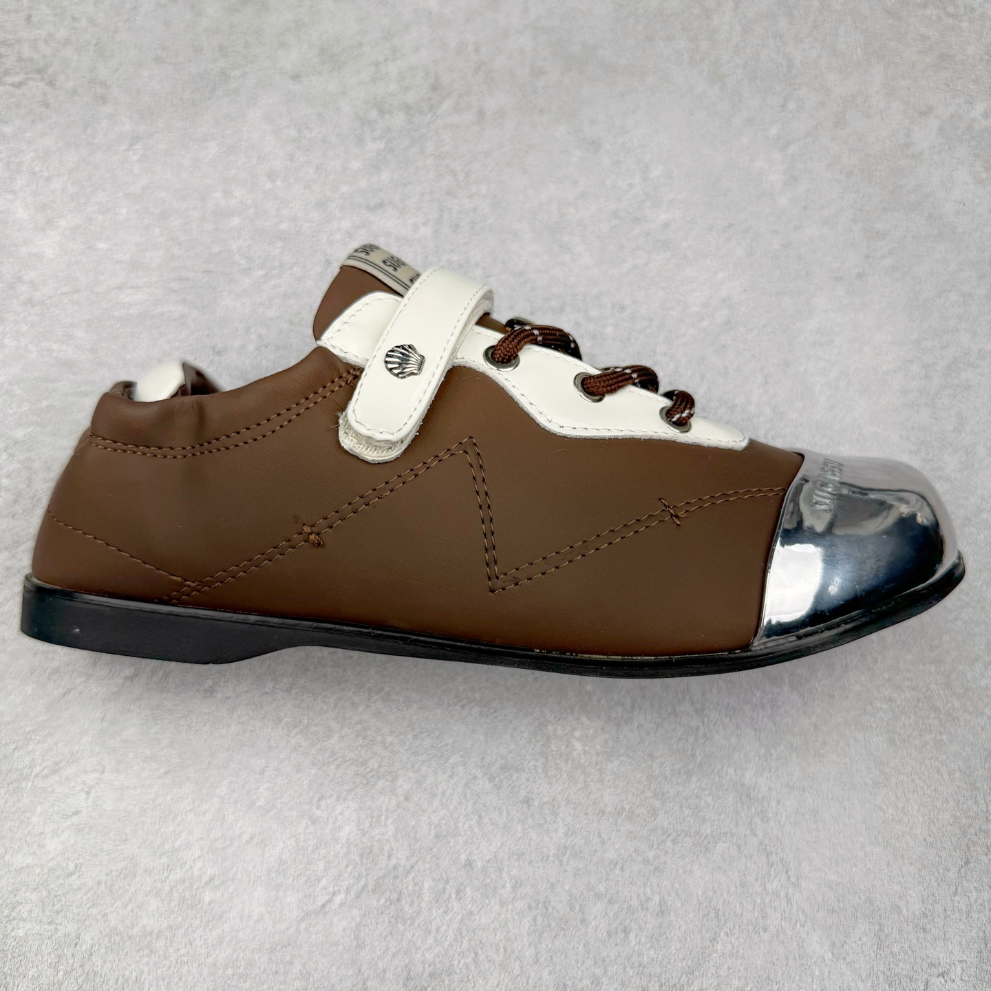 【鞠婧祎同款】GG-CC x SugarSu酥履联名 玛丽珍芭蕾舞鞋 新晋潮流鞋靴品牌GGCC夏季新款 夏季踏青舒适度和少女感我都要 撞色鞋面和着地软弹舒适轻便鞋底 日常通勤 户外徒行 甜辣静雅皆可适配~ 舒适度满分:软糯鞋垫!走路不累脚,运动、逛街都能轻松驾驭 尺码:35 36 37 38 39 40-选品中心