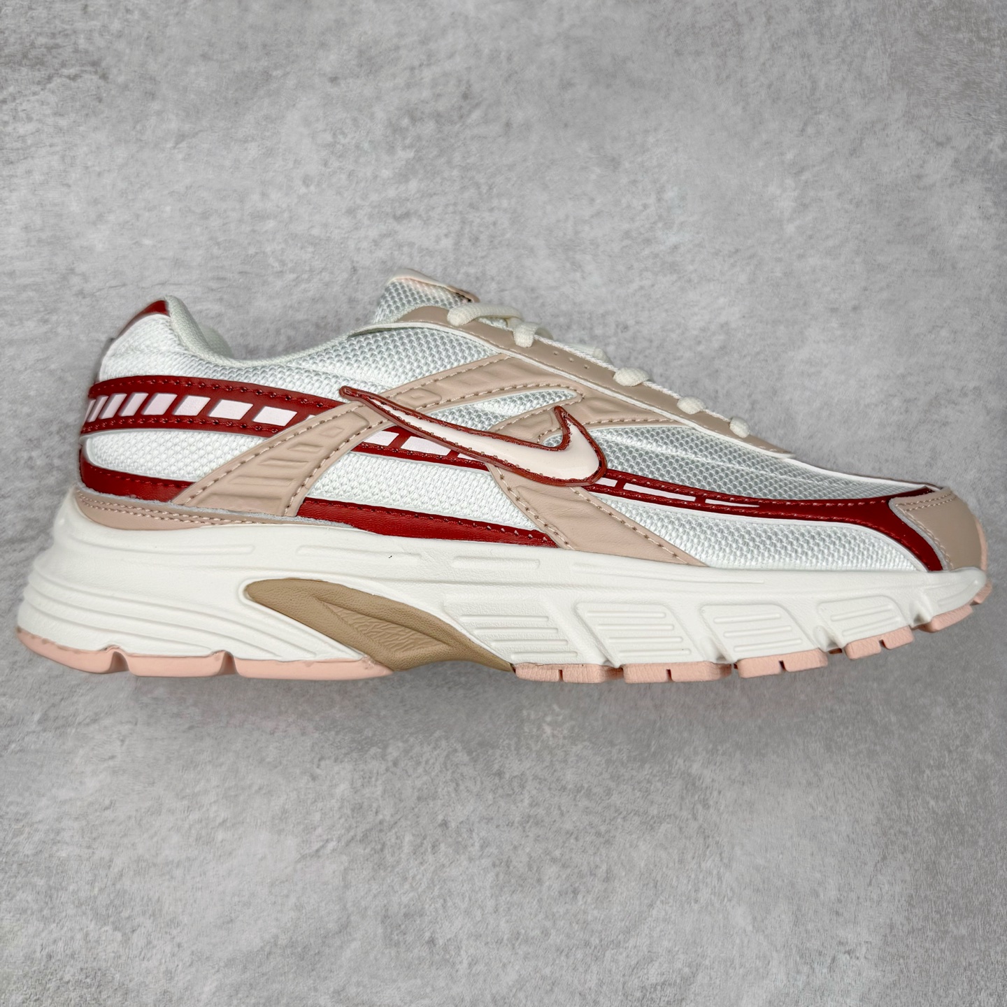 NK Initiator 创始者系列复古老爹鞋运动舒适复古网布合成革减震防滑耐磨低帮休闲跑步鞋 Ins爆火全新韩系古着风 回味经典 采用透气网眼鞋面和支撑覆盖层 自然运动设计的Phlyon中底用于缓冲 BRS 1000碳橡胶外底具有轻质柔韧性 牵引力和耐用性 尺码:36 36.5 37.5 38 38.5 39 40 40.5 41 42 42.5 43 44 45-选品中心