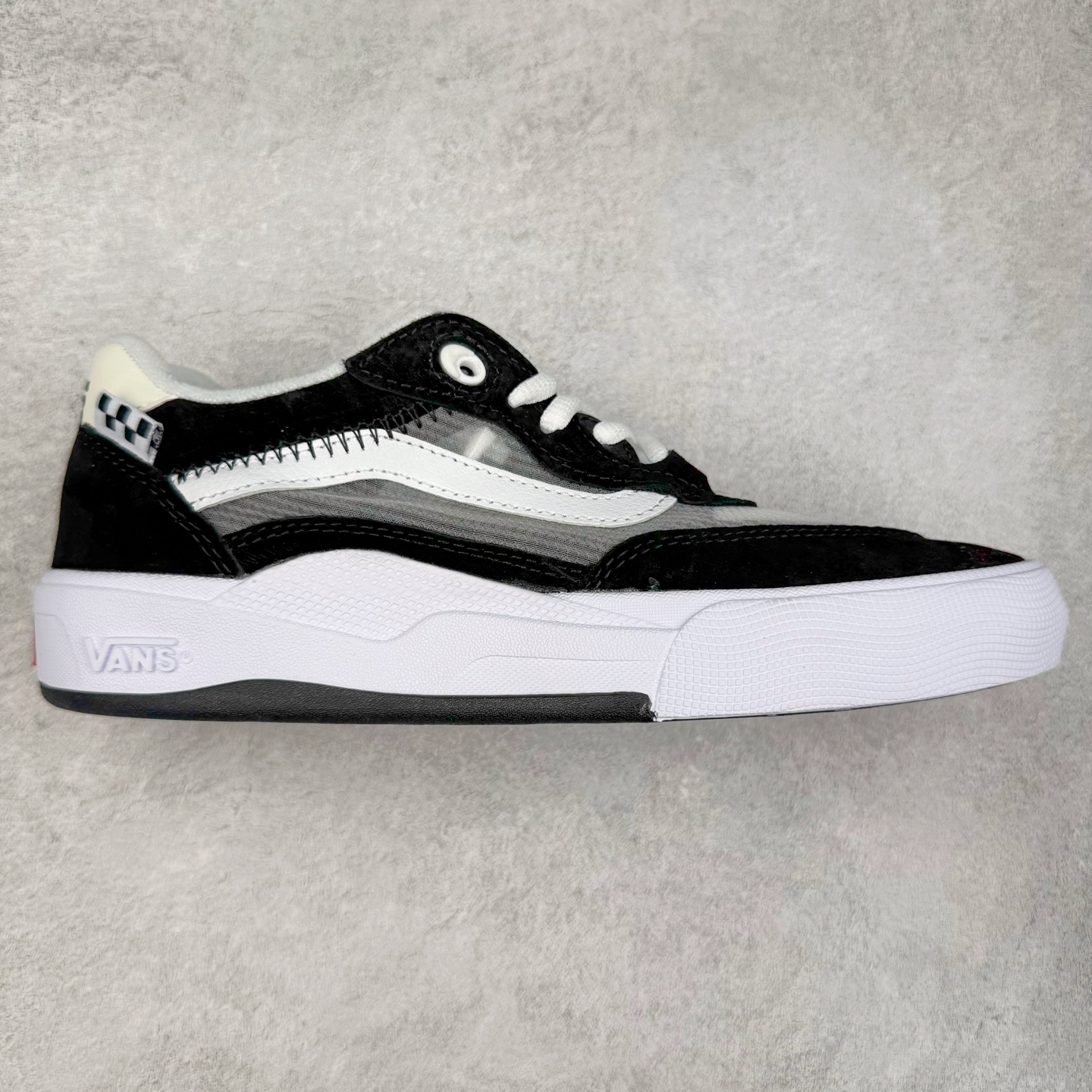 Vans Wayvee Skate 范斯官方 防滑耐磨减震滑板鞋 Wayvee是Vans Park Series世界冠军Brighton Zeuner的个人签名鞋Brighton的灵感与创造力让这双Vans Wayvee焕然新生 充满着活力与希望的配色 货号:VN0A5JIABMX1 尺码:36 36.5 37 38 38.5 39 40 40.5 41 42 42.5 43 44-选品中心