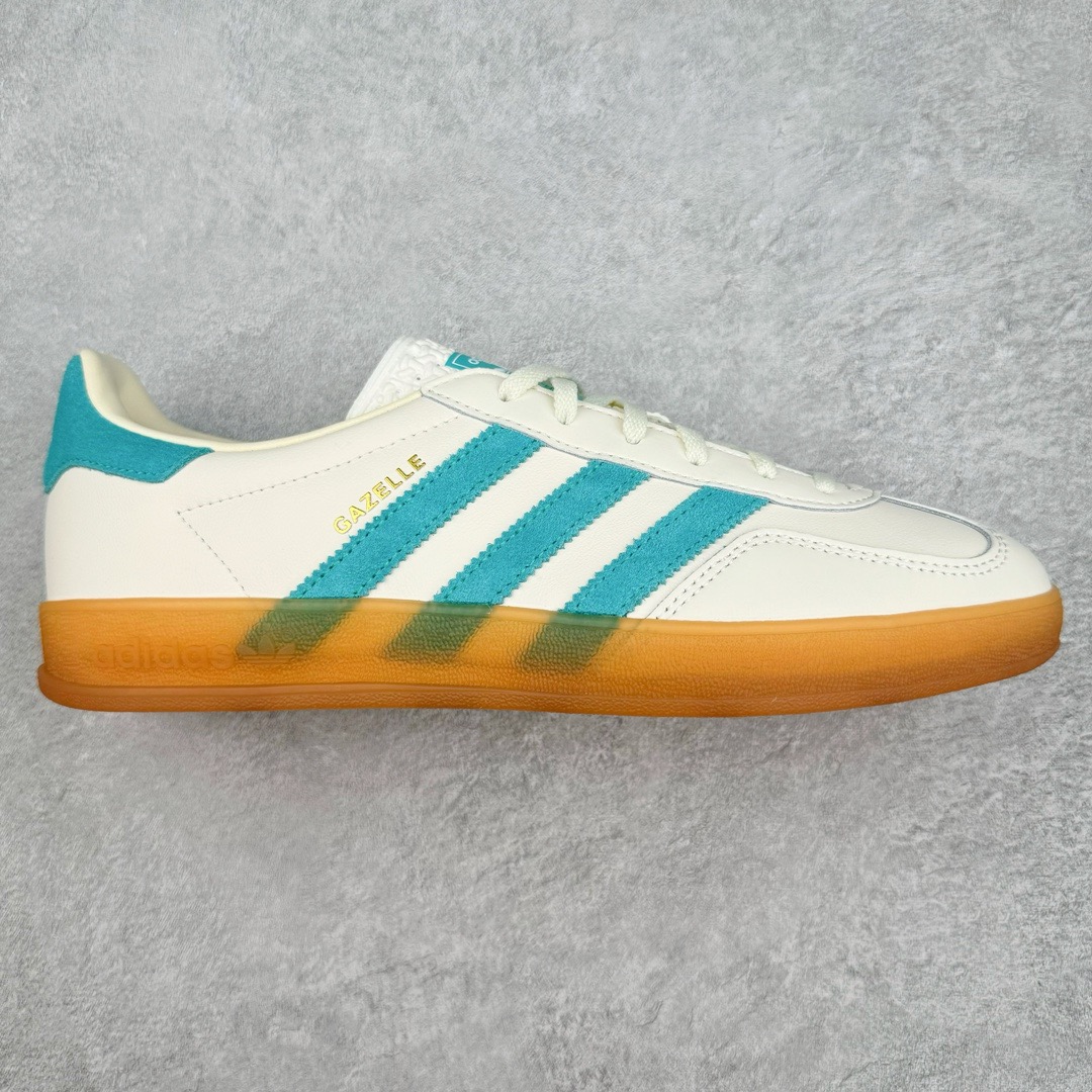 图片[7]-＃CS纯原 AD Original Gazelle Indoor Trainers 瞪羚室内鞋系列低帮复古百搭休闲运动德训风板鞋 高端零售特供批次 原厂定制长毛翻毛皮组合环保纤维革鞋面材质 内置环保海玻璃鞋垫 外置RB橡胶大底 产品品控稳定性领先行业 原厂全套原楦原纸板冲刀磨具开发 原厂皮料加持 原厂港宝加持定型后跟R度完美 将复古进行到底 简约流畅 三十年不变经典 这款Gazelle运动鞋 无论面料、配色、质感或设计 都只在重现其1991年原款的经典 皮革鞋面 撞色三条纹和鞋跟标的设计 力求呈现90年代的经典复古风潮 Samba火热的同时 也带动了其它的复古鞋型 Gazelle便是其中一只 Gazelle Indoor拥有包边更宽的T字型鞋头 更好的保护运动员的前掌 浓浓的复古氛围感 非常适合现在流行的Cleanfit风格 尺码：35.5 36 36.5 37.5 38 38.5 39 40 40.5 41 42 42.5 43 44 44.5 45 46-选品中心
