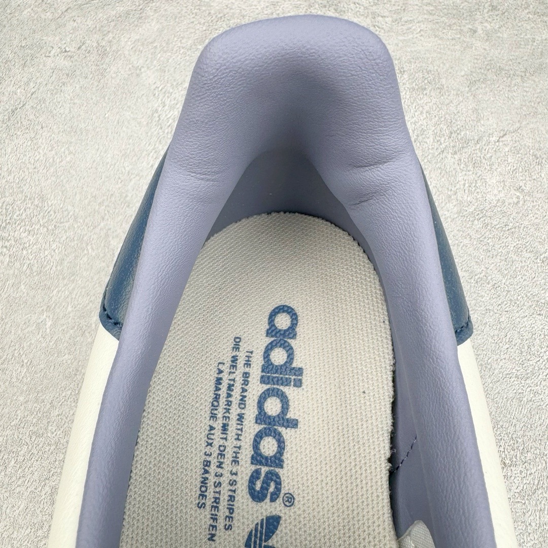 图片[18]-＃CS纯原 AD Original Gazelle Indoor Trainers 瞪羚室内鞋系列低帮复古百搭休闲运动德训风板鞋 白紫 IG1643 高端零售特供批次 原厂定制长毛翻毛皮组合环保纤维革鞋面材质 内置环保海玻璃鞋垫 外置RB橡胶大底 产品品控稳定性领先行业 原厂全套原楦原纸板冲刀磨具开发 原厂皮料加持 原厂港宝加持定型后跟R度完美 将复古进行到底 简约流畅 三十年不变经典 这款Gazelle运动鞋 无论面料、配色、质感或设计 都只在重现其1991年原款的经典 皮革鞋面 撞色三条纹和鞋跟标的设计 力求呈现90年代的经典复古风潮 Samba火热的同时 也带动了其它的复古鞋型 Gazelle便是其中一只 Gazelle Indoor拥有包边更宽的T字型鞋头 更好的保护运动员的前掌 浓浓的复古氛围感 非常适合现在流行的Cleanfit风格 尺码：35.5 36 36.5 37.5 38 38.5 39 40 40.5 41 42 42.5 43 44 44.5 45 46-选品中心