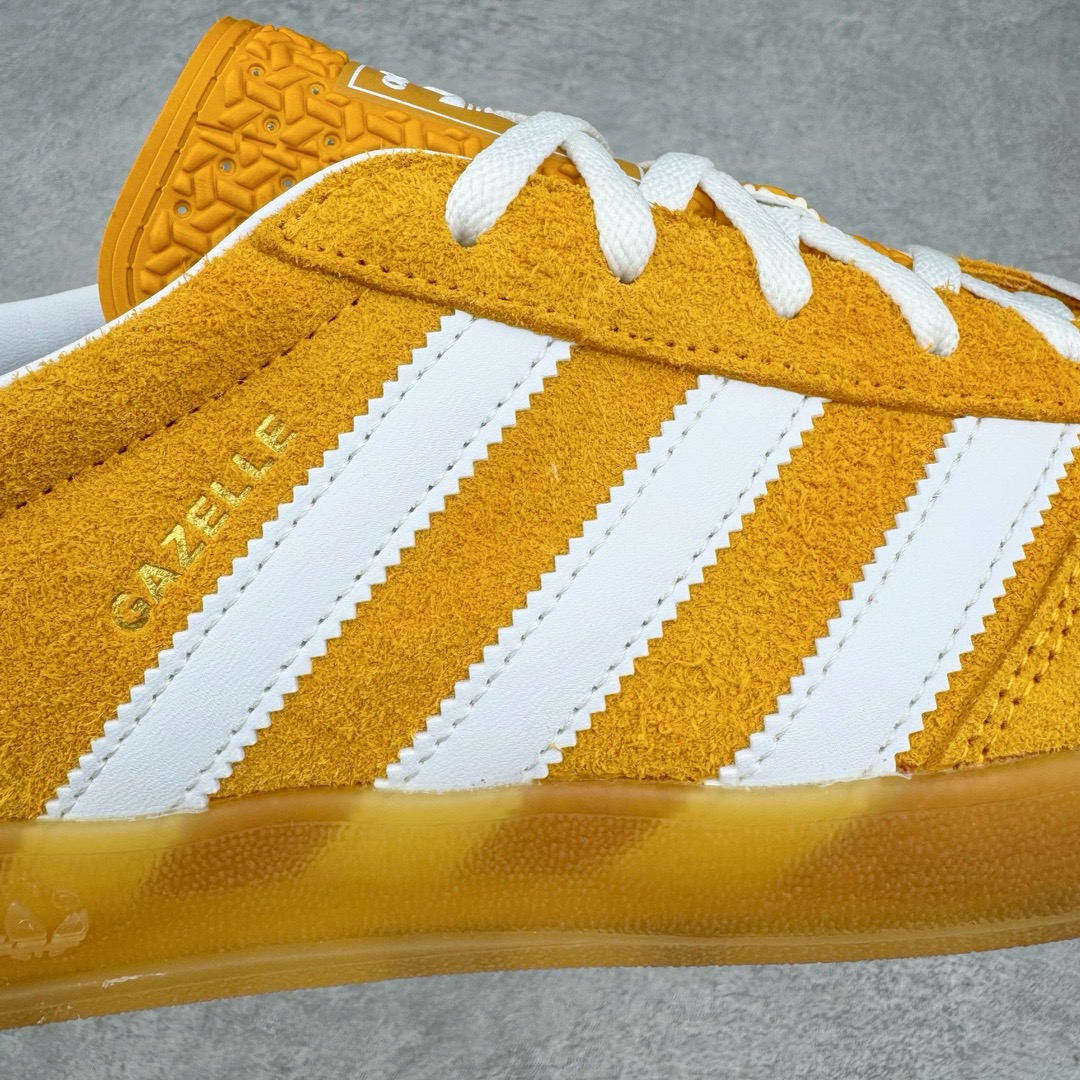 图片[18]-＃CS纯原 AD Original Gazelle Indoor Trainers 瞪羚室内鞋系列低帮复古百搭休闲运动德训风板鞋 黄白 HQ8716 高端零售特供批次 原厂定制长毛翻毛皮组合环保纤维革鞋面材质 内置环保海玻璃鞋垫 外置RB橡胶大底 产品品控稳定性领先行业 原厂全套原楦原纸板冲刀磨具开发 原厂皮料加持 原厂港宝加持定型后跟R度完美 将复古进行到底 简约流畅 三十年不变经典 这款Gazelle运动鞋 无论面料、配色、质感或设计 都只在重现其1991年原款的经典 皮革鞋面 撞色三条纹和鞋跟标的设计 力求呈现90年代的经典复古风潮 Samba火热的同时 也带动了其它的复古鞋型 Gazelle便是其中一只 Gazelle Indoor拥有包边更宽的T字型鞋头 更好的保护运动员的前掌 浓浓的复古氛围感 非常适合现在流行的Cleanfit风格 尺码：35.5 36 36.5 37.5 38 38.5 39 40 40.5 41 42 42.5 43 44 44.5 45 46-选品中心