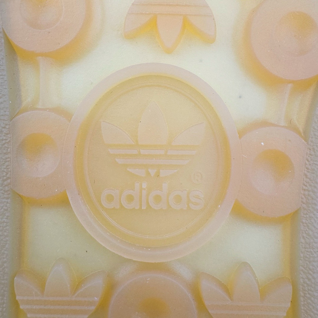 图片[19]-＃CS纯原 AD Original Gazelle Indoor Trainers 瞪羚室内鞋系列低帮复古百搭休闲运动德训风板鞋 黄白 HQ8716 高端零售特供批次 原厂定制长毛翻毛皮组合环保纤维革鞋面材质 内置环保海玻璃鞋垫 外置RB橡胶大底 产品品控稳定性领先行业 原厂全套原楦原纸板冲刀磨具开发 原厂皮料加持 原厂港宝加持定型后跟R度完美 将复古进行到底 简约流畅 三十年不变经典 这款Gazelle运动鞋 无论面料、配色、质感或设计 都只在重现其1991年原款的经典 皮革鞋面 撞色三条纹和鞋跟标的设计 力求呈现90年代的经典复古风潮 Samba火热的同时 也带动了其它的复古鞋型 Gazelle便是其中一只 Gazelle Indoor拥有包边更宽的T字型鞋头 更好的保护运动员的前掌 浓浓的复古氛围感 非常适合现在流行的Cleanfit风格 尺码：35.5 36 36.5 37.5 38 38.5 39 40 40.5 41 42 42.5 43 44 44.5 45 46-选品中心