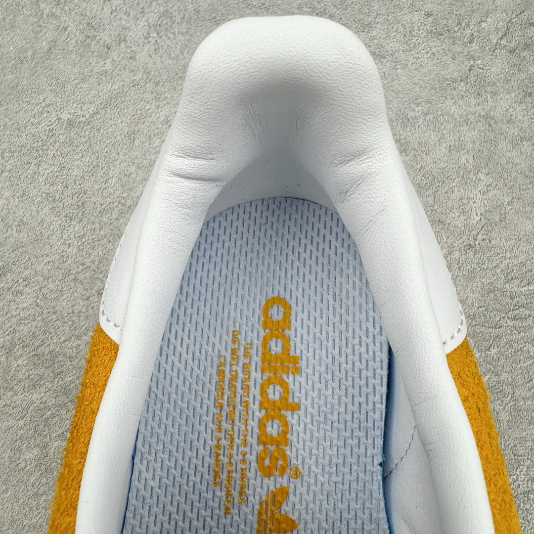 图片[13]-＃CS纯原 AD Original Gazelle Indoor Trainers 瞪羚室内鞋系列低帮复古百搭休闲运动德训风板鞋 黄白 HQ8716 高端零售特供批次 原厂定制长毛翻毛皮组合环保纤维革鞋面材质 内置环保海玻璃鞋垫 外置RB橡胶大底 产品品控稳定性领先行业 原厂全套原楦原纸板冲刀磨具开发 原厂皮料加持 原厂港宝加持定型后跟R度完美 将复古进行到底 简约流畅 三十年不变经典 这款Gazelle运动鞋 无论面料、配色、质感或设计 都只在重现其1991年原款的经典 皮革鞋面 撞色三条纹和鞋跟标的设计 力求呈现90年代的经典复古风潮 Samba火热的同时 也带动了其它的复古鞋型 Gazelle便是其中一只 Gazelle Indoor拥有包边更宽的T字型鞋头 更好的保护运动员的前掌 浓浓的复古氛围感 非常适合现在流行的Cleanfit风格 尺码：35.5 36 36.5 37.5 38 38.5 39 40 40.5 41 42 42.5 43 44 44.5 45 46-选品中心