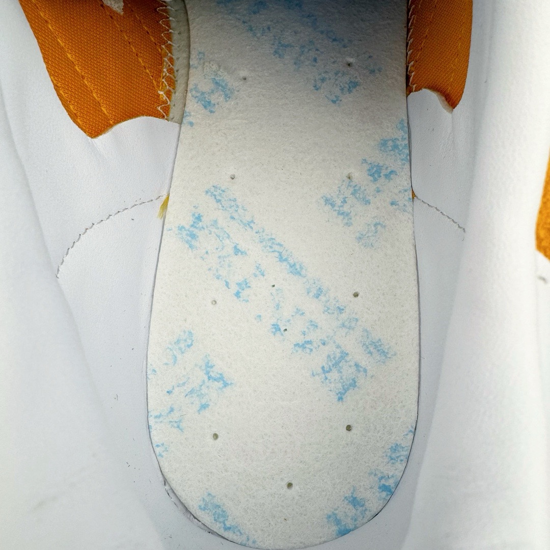图片[10]-＃CS纯原 AD Original Gazelle Indoor Trainers 瞪羚室内鞋系列低帮复古百搭休闲运动德训风板鞋 黄白 HQ8716 高端零售特供批次 原厂定制长毛翻毛皮组合环保纤维革鞋面材质 内置环保海玻璃鞋垫 外置RB橡胶大底 产品品控稳定性领先行业 原厂全套原楦原纸板冲刀磨具开发 原厂皮料加持 原厂港宝加持定型后跟R度完美 将复古进行到底 简约流畅 三十年不变经典 这款Gazelle运动鞋 无论面料、配色、质感或设计 都只在重现其1991年原款的经典 皮革鞋面 撞色三条纹和鞋跟标的设计 力求呈现90年代的经典复古风潮 Samba火热的同时 也带动了其它的复古鞋型 Gazelle便是其中一只 Gazelle Indoor拥有包边更宽的T字型鞋头 更好的保护运动员的前掌 浓浓的复古氛围感 非常适合现在流行的Cleanfit风格 尺码：35.5 36 36.5 37.5 38 38.5 39 40 40.5 41 42 42.5 43 44 44.5 45 46-选品中心