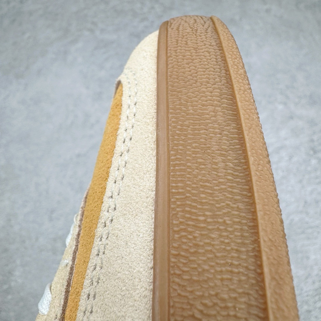 图片[14]-＃CS纯原 AD Original Gazelle Indoor Trainers 瞪羚室内鞋系列低帮复古百搭休闲运动德训风板鞋 黄米紫 IG1636 高端零售特供批次 原厂定制长毛翻毛皮组合环保纤维革鞋面材质 内置环保海玻璃鞋垫 外置RB橡胶大底 产品品控稳定性领先行业 原厂全套原楦原纸板冲刀磨具开发 原厂皮料加持 原厂港宝加持定型后跟R度完美 将复古进行到底 简约流畅 三十年不变经典 这款Gazelle运动鞋 无论面料、配色、质感或设计 都只在重现其1991年原款的经典 皮革鞋面 撞色三条纹和鞋跟标的设计 力求呈现90年代的经典复古风潮 Samba火热的同时 也带动了其它的复古鞋型 Gazelle便是其中一只 Gazelle Indoor拥有包边更宽的T字型鞋头 更好的保护运动员的前掌 浓浓的复古氛围感 非常适合现在流行的Cleanfit风格 尺码：35.5 36 36.5 37.5 38 38.5 39 40 40.5 41 42 42.5 43 44 44.5 45 46-选品中心