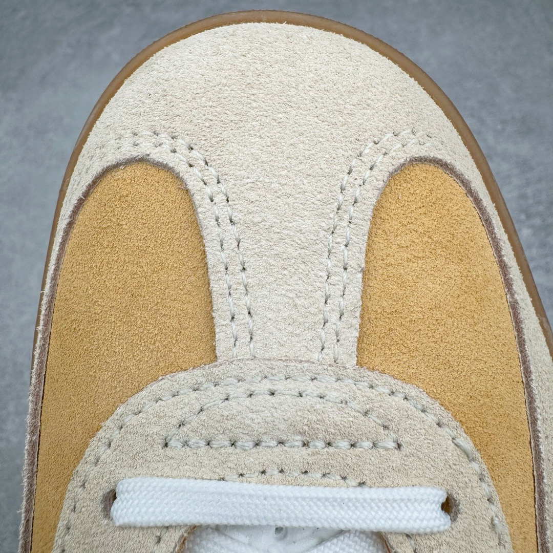 图片[13]-＃CS纯原 AD Original Gazelle Indoor Trainers 瞪羚室内鞋系列低帮复古百搭休闲运动德训风板鞋 黄米紫 IG1636 高端零售特供批次 原厂定制长毛翻毛皮组合环保纤维革鞋面材质 内置环保海玻璃鞋垫 外置RB橡胶大底 产品品控稳定性领先行业 原厂全套原楦原纸板冲刀磨具开发 原厂皮料加持 原厂港宝加持定型后跟R度完美 将复古进行到底 简约流畅 三十年不变经典 这款Gazelle运动鞋 无论面料、配色、质感或设计 都只在重现其1991年原款的经典 皮革鞋面 撞色三条纹和鞋跟标的设计 力求呈现90年代的经典复古风潮 Samba火热的同时 也带动了其它的复古鞋型 Gazelle便是其中一只 Gazelle Indoor拥有包边更宽的T字型鞋头 更好的保护运动员的前掌 浓浓的复古氛围感 非常适合现在流行的Cleanfit风格 尺码：35.5 36 36.5 37.5 38 38.5 39 40 40.5 41 42 42.5 43 44 44.5 45 46-选品中心