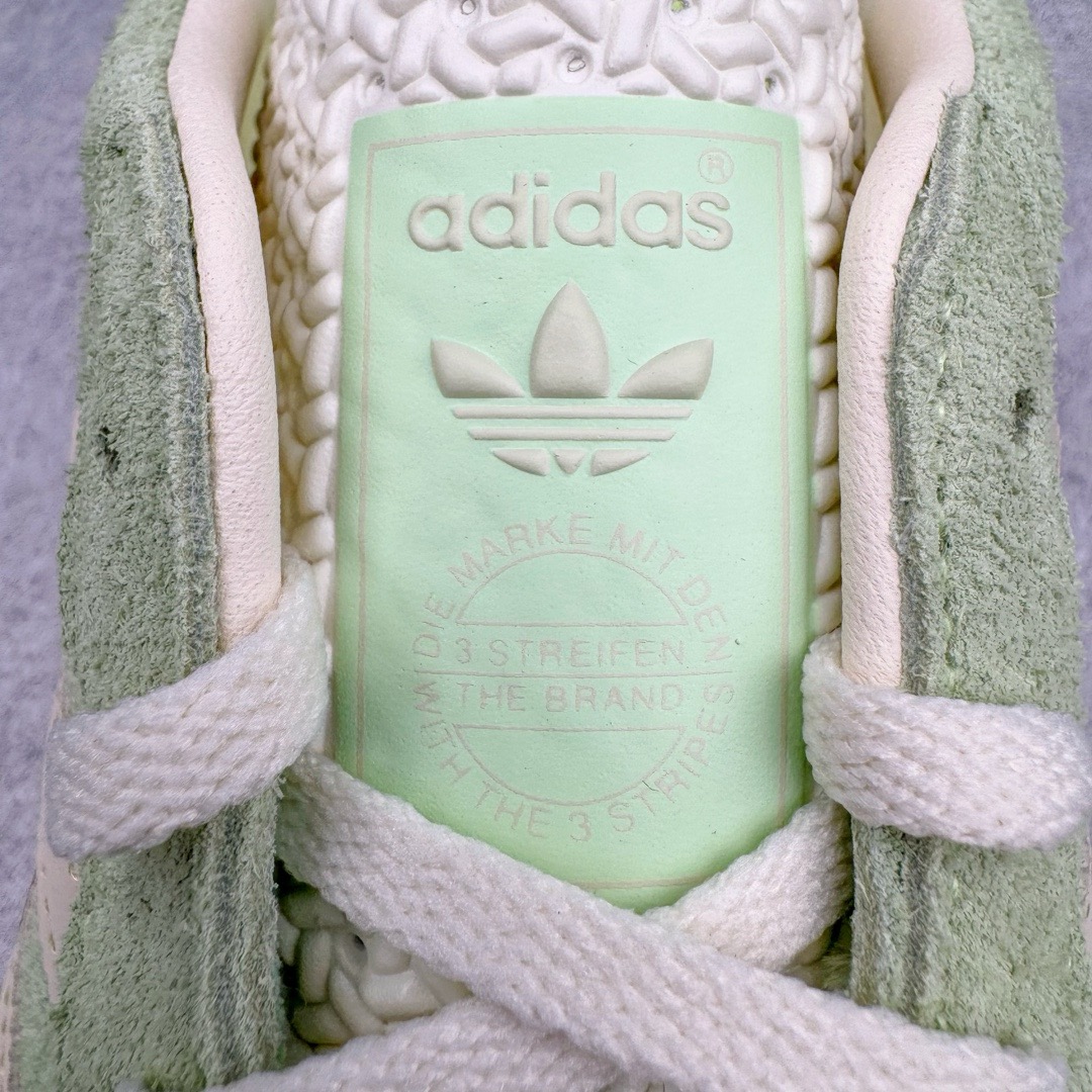 图片[10]-＃CS纯原 AD Original Gazelle Indoor Trainers 瞪羚室内鞋系列低帮复古百搭休闲运动德训风板鞋 绿色 IE2948 高端零售特供批次 原厂定制长毛翻毛皮组合环保纤维革鞋面材质 内置环保海玻璃鞋垫 外置RB橡胶大底 产品品控稳定性领先行业 原厂全套原楦原纸板冲刀磨具开发 原厂皮料加持 原厂港宝加持定型后跟R度完美 将复古进行到底 简约流畅 三十年不变经典 这款Gazelle运动鞋 无论面料、配色、质感或设计 都只在重现其1991年原款的经典 皮革鞋面 撞色三条纹和鞋跟标的设计 力求呈现90年代的经典复古风潮 Samba火热的同时 也带动了其它的复古鞋型 Gazelle便是其中一只 Gazelle Indoor拥有包边更宽的T字型鞋头 更好的保护运动员的前掌 浓浓的复古氛围感 非常适合现在流行的Cleanfit风格 尺码：35.5 36 36.5 37.5 38 38.5 39 40 40.5 41 42 42.5 43 44 44.5 45 46-选品中心