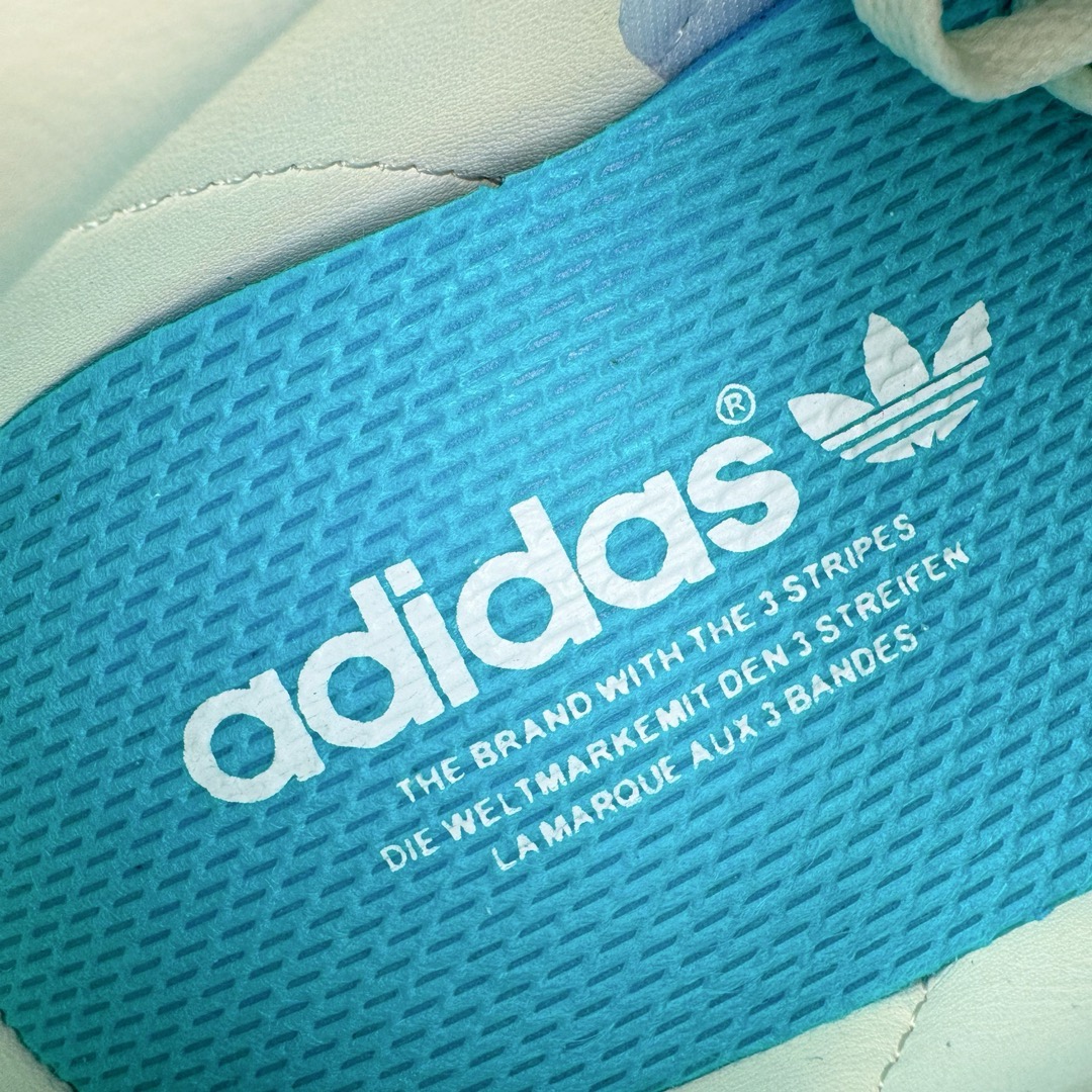 图片[12]-＃CS纯原 AD Original Gazelle Indoor Trainers 瞪羚室内鞋系列低帮复古百搭休闲运动德训风板鞋 白蓝 JI2583 高端零售特供批次 原厂定制长毛翻毛皮组合环保纤维革鞋面材质 内置环保海玻璃鞋垫 外置RB橡胶大底 产品品控稳定性领先行业 原厂全套原楦原纸板冲刀磨具开发 原厂皮料加持 原厂港宝加持定型后跟R度完美 将复古进行到底 简约流畅 三十年不变经典 这款Gazelle运动鞋 无论面料、配色、质感或设计 都只在重现其1991年原款的经典 皮革鞋面 撞色三条纹和鞋跟标的设计 力求呈现90年代的经典复古风潮 Samba火热的同时 也带动了其它的复古鞋型 Gazelle便是其中一只 Gazelle Indoor拥有包边更宽的T字型鞋头 更好的保护运动员的前掌 浓浓的复古氛围感 非常适合现在流行的Cleanfit风格 尺码：35.5 36 36.5 37.5 38 38.5 39 40 40.5 41 42 42.5 43 44 44.5 45 46-选品中心