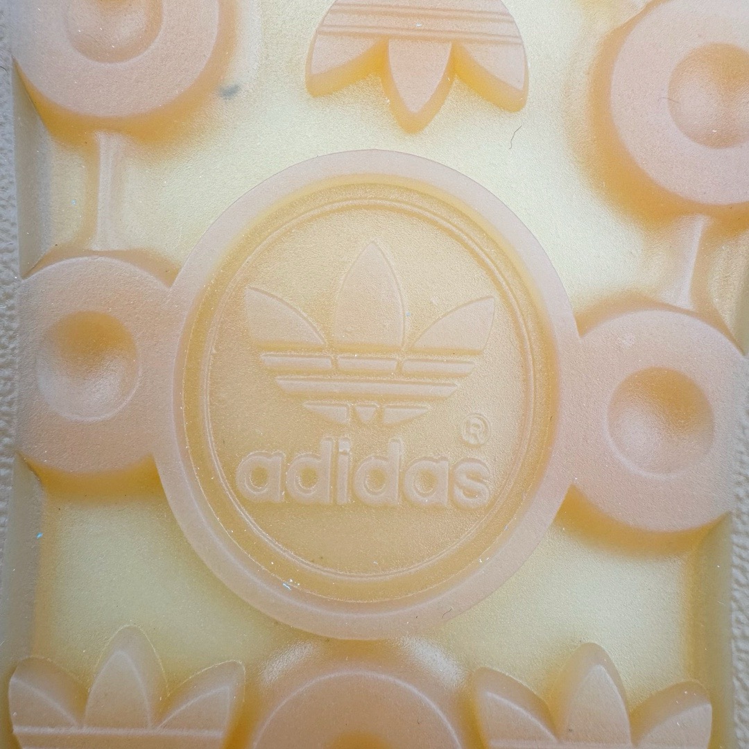 图片[15]-＃CS纯原 AD Original Gazelle Indoor Trainers 瞪羚室内鞋系列低帮复古百搭休闲运动德训风板鞋 白蓝 JI2583 高端零售特供批次 原厂定制长毛翻毛皮组合环保纤维革鞋面材质 内置环保海玻璃鞋垫 外置RB橡胶大底 产品品控稳定性领先行业 原厂全套原楦原纸板冲刀磨具开发 原厂皮料加持 原厂港宝加持定型后跟R度完美 将复古进行到底 简约流畅 三十年不变经典 这款Gazelle运动鞋 无论面料、配色、质感或设计 都只在重现其1991年原款的经典 皮革鞋面 撞色三条纹和鞋跟标的设计 力求呈现90年代的经典复古风潮 Samba火热的同时 也带动了其它的复古鞋型 Gazelle便是其中一只 Gazelle Indoor拥有包边更宽的T字型鞋头 更好的保护运动员的前掌 浓浓的复古氛围感 非常适合现在流行的Cleanfit风格 尺码：35.5 36 36.5 37.5 38 38.5 39 40 40.5 41 42 42.5 43 44 44.5 45 46-选品中心